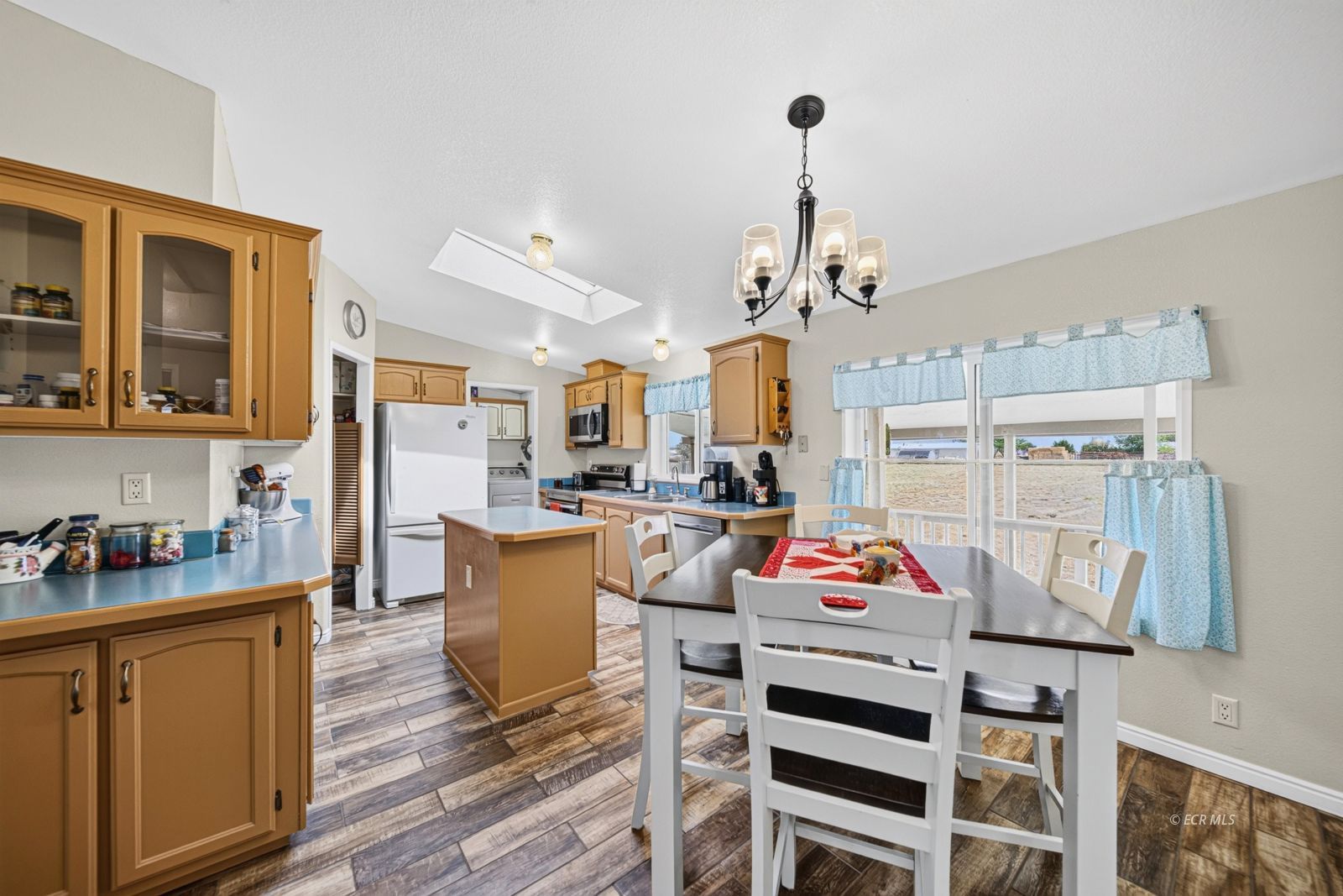 933 Spring Valley Parkway Property Photo 15