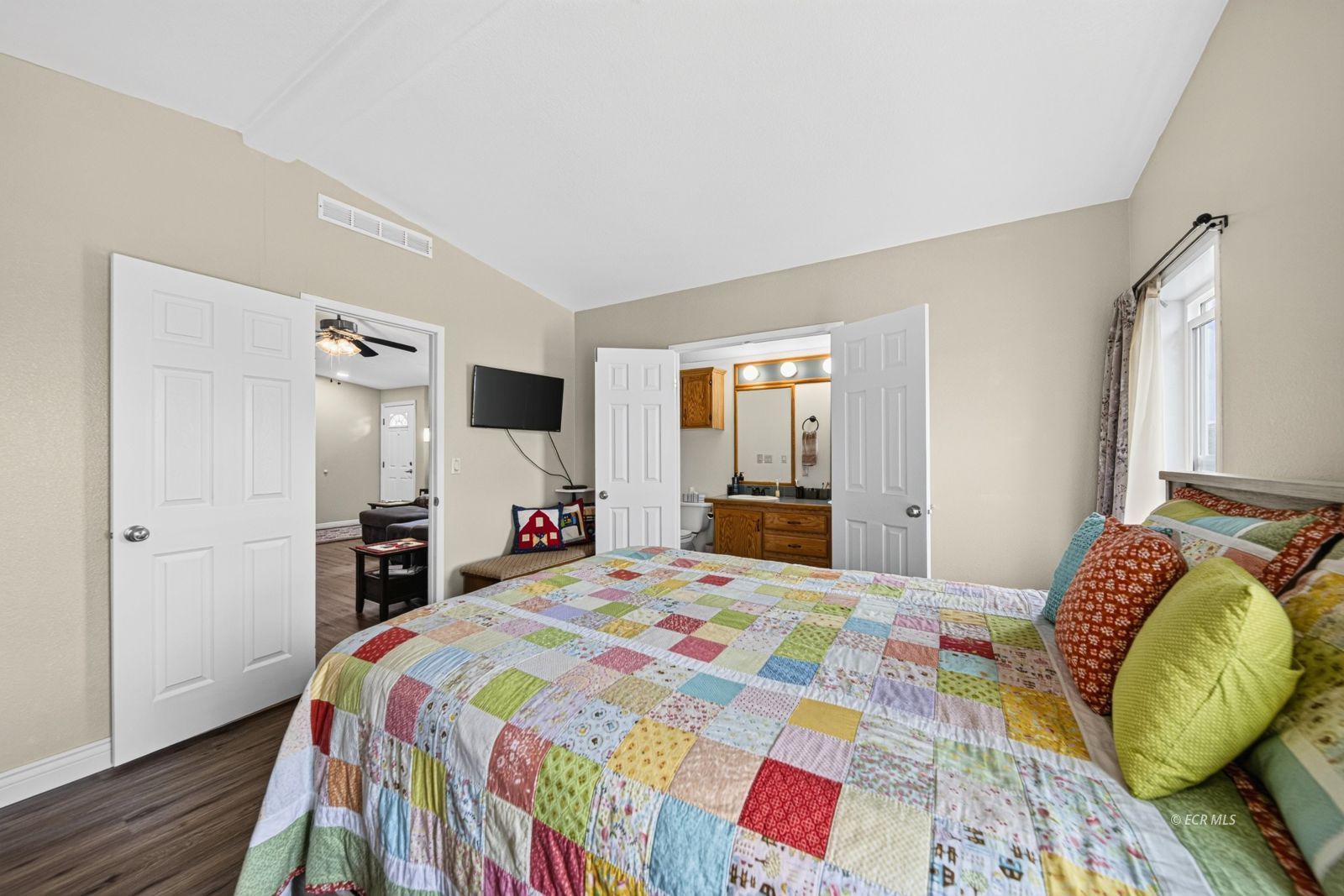 933 Spring Valley Parkway Property Photo 25