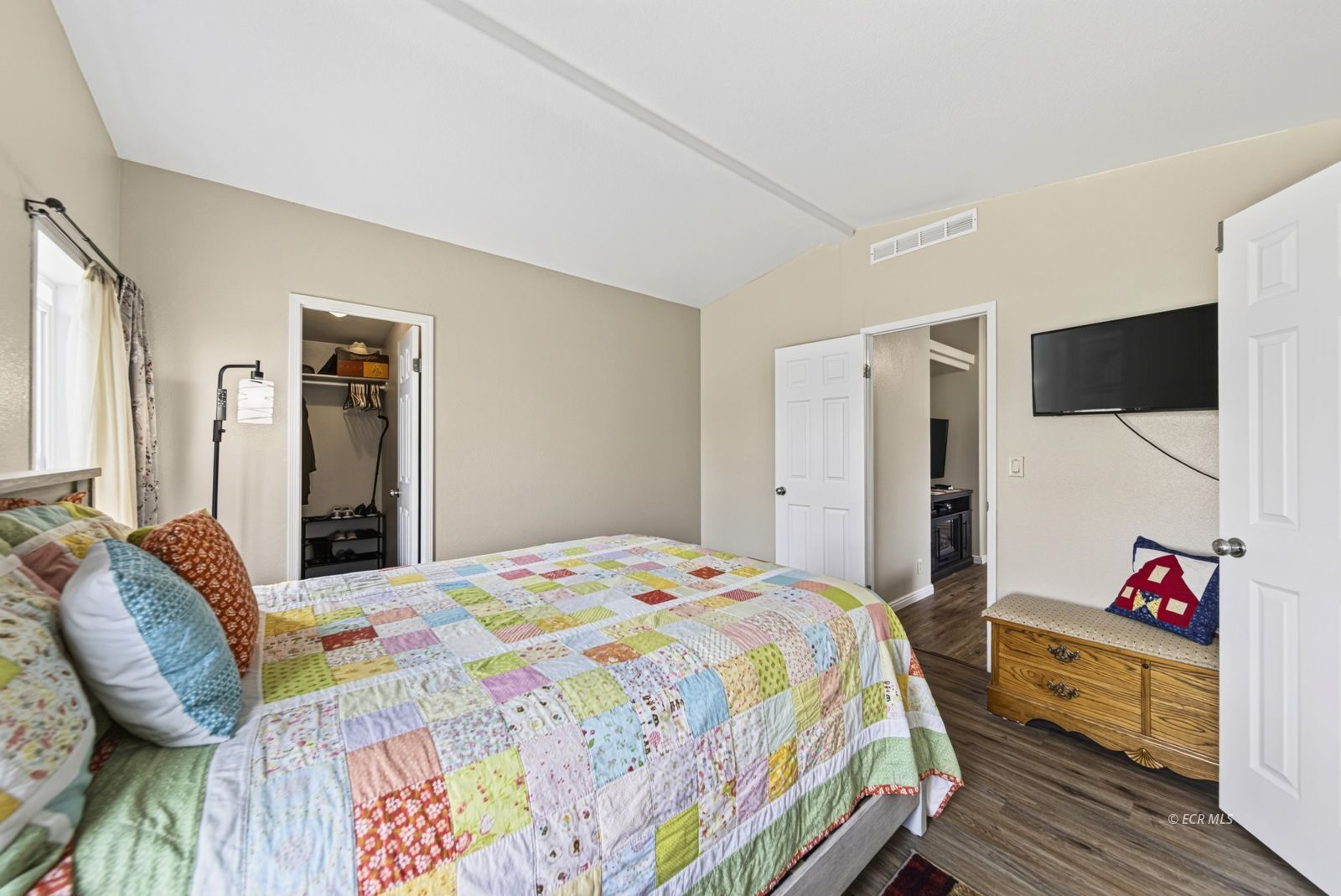 933 Spring Valley Parkway Property Photo 26