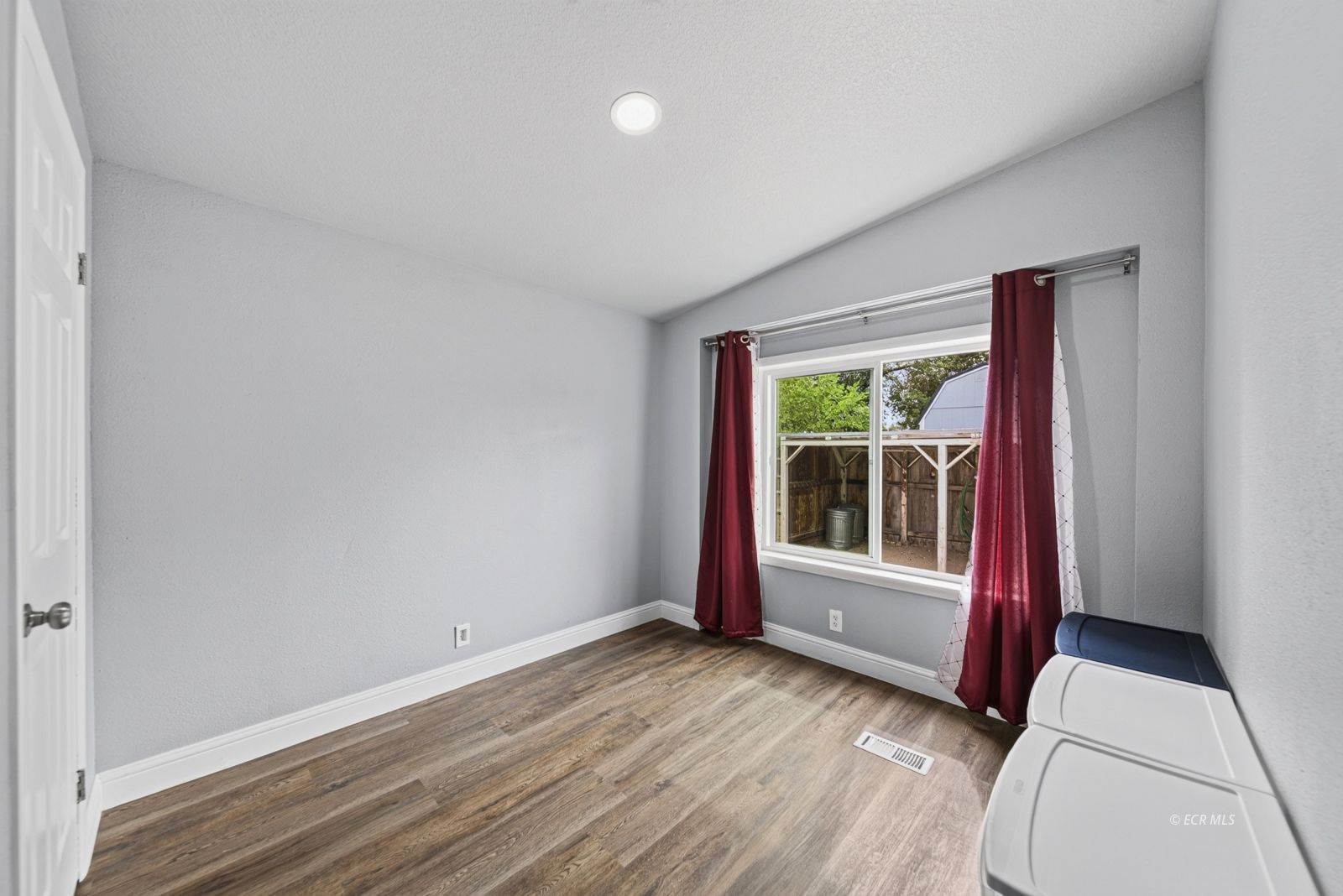 933 Spring Valley Parkway Property Photo 34