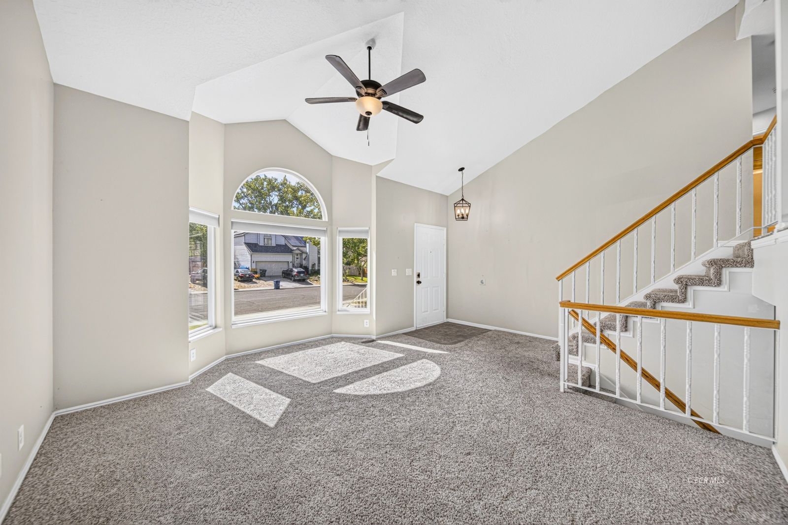 2126 Colonial Drive Property Photo 3