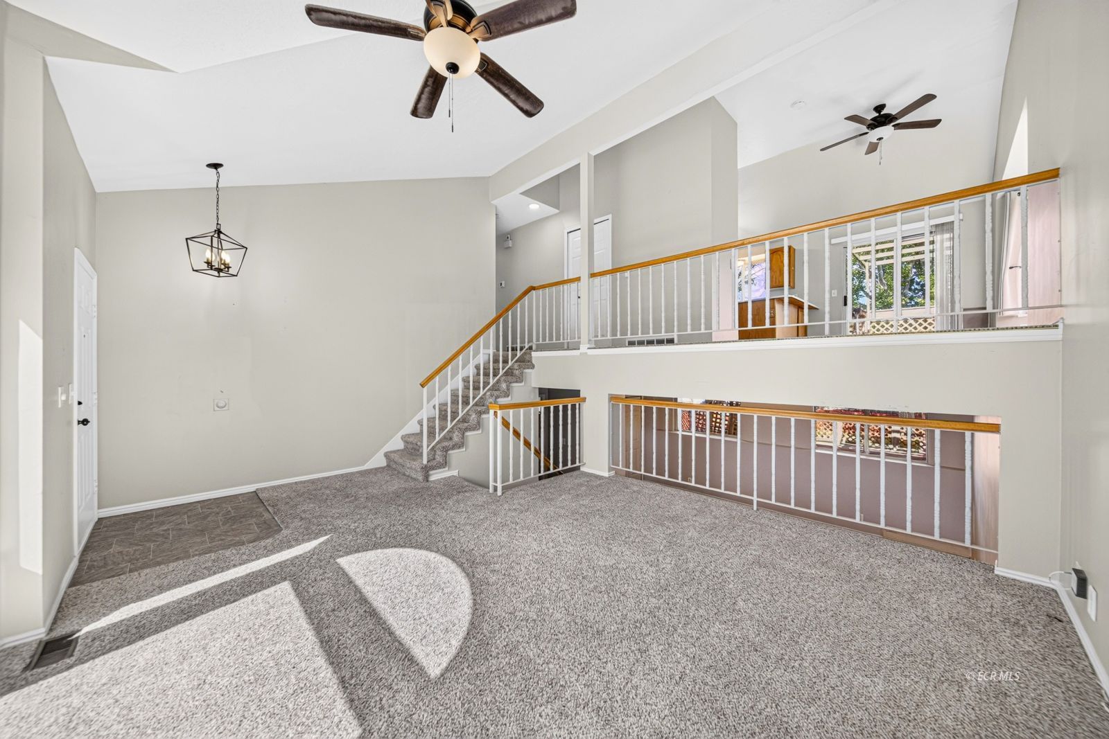 2126 Colonial Drive Property Photo 4