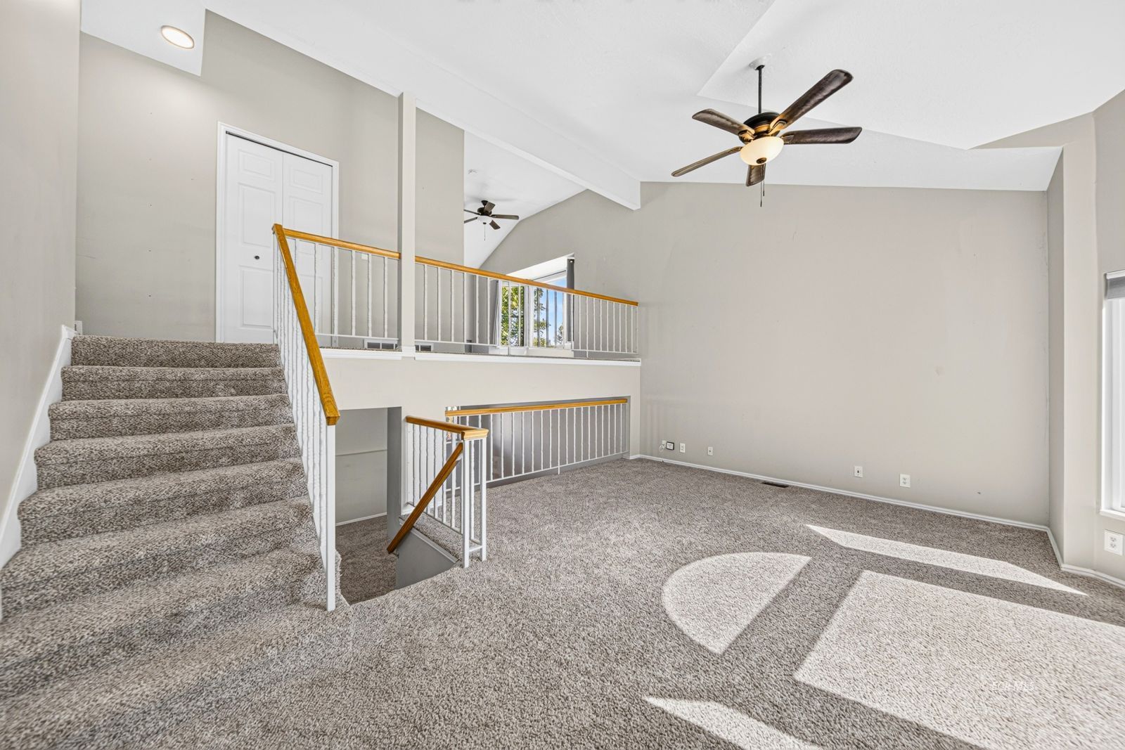 2126 Colonial Drive Property Photo 5