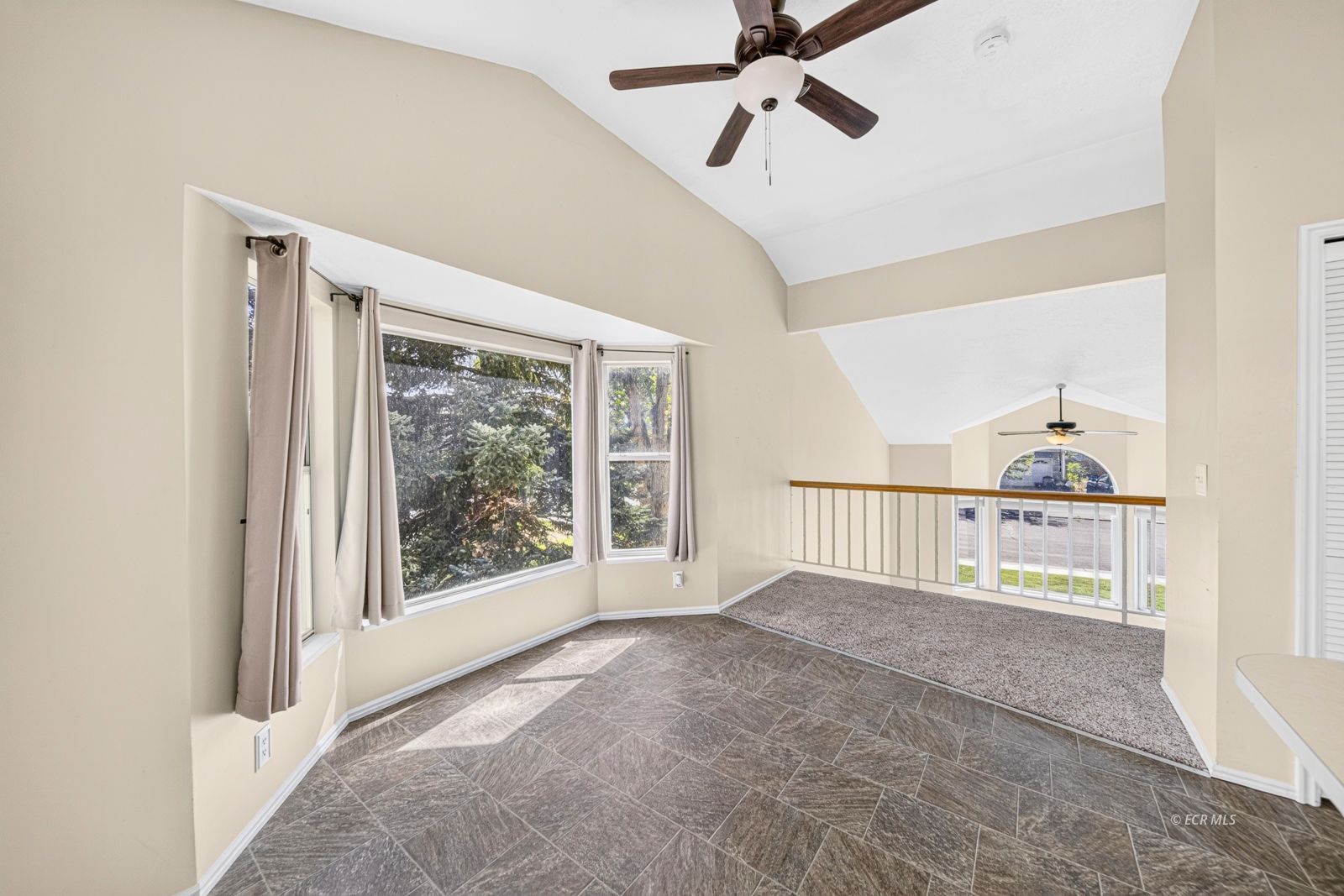 2126 Colonial Drive Property Photo 8