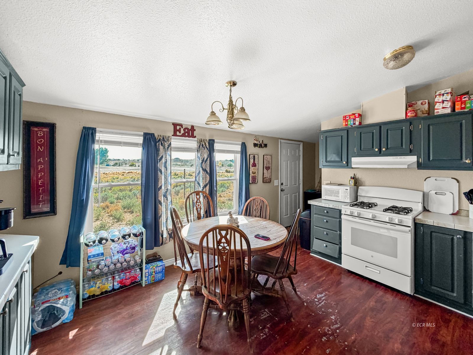 140 Sageglen Drive Property Photo 8