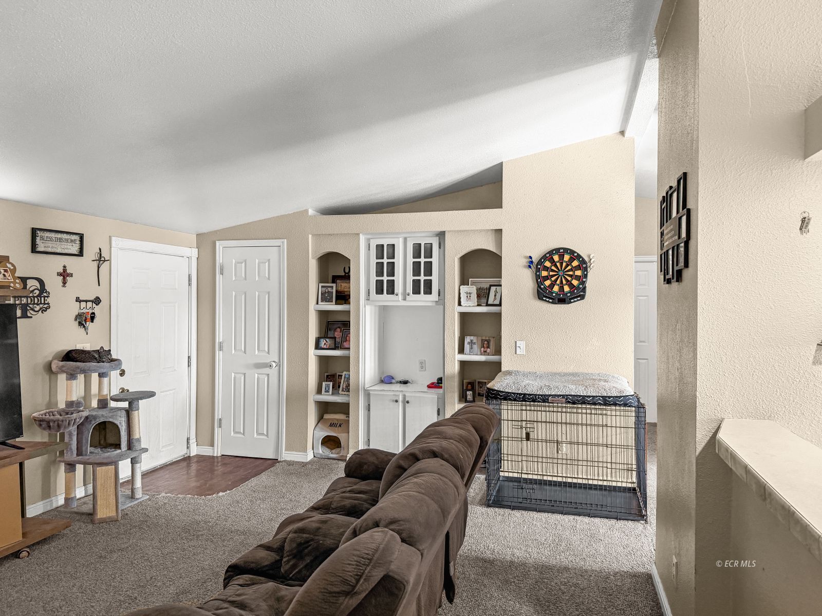 140 Sageglen Drive Property Photo 13