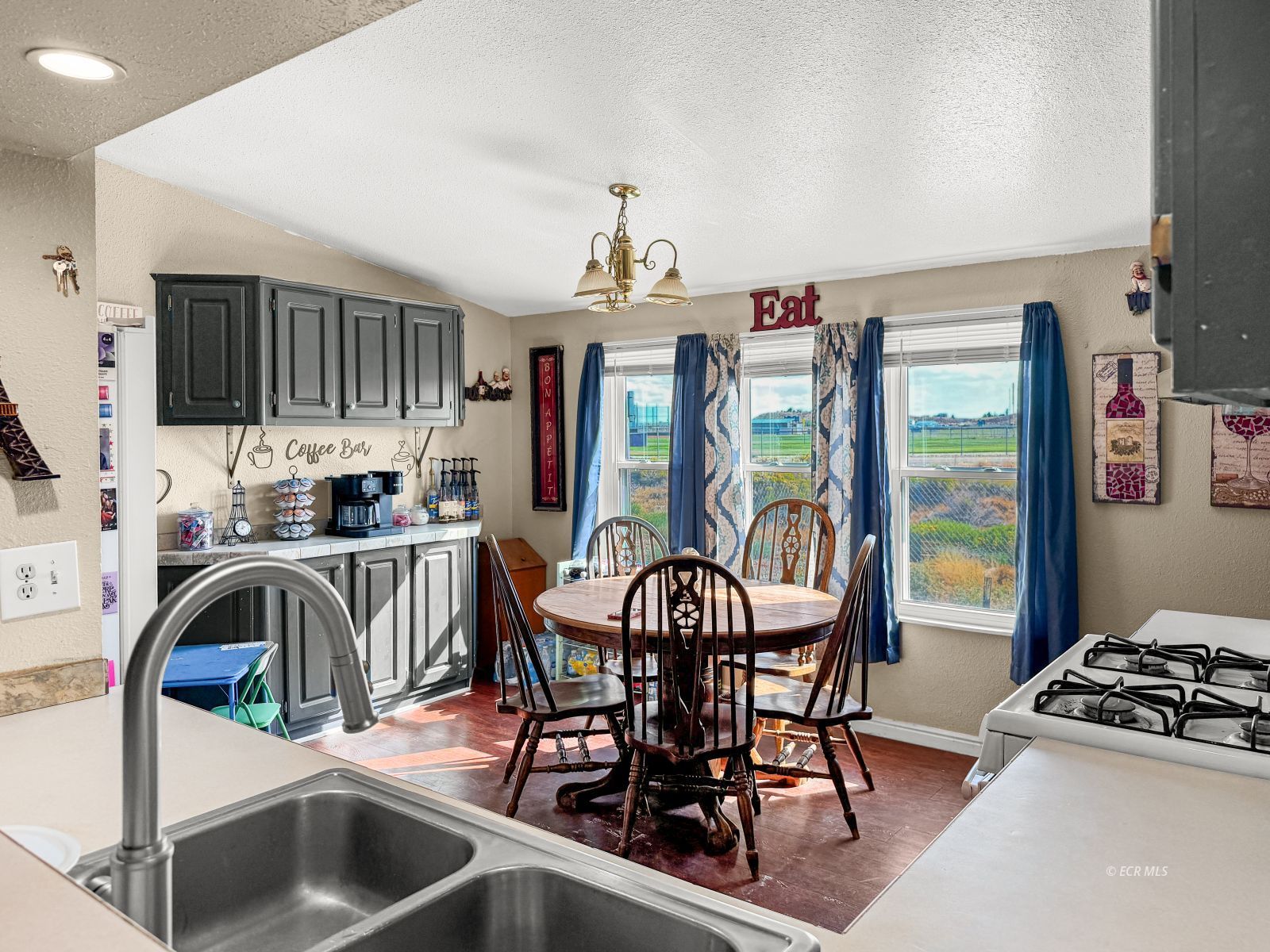 140 Sageglen Drive Property Photo 16