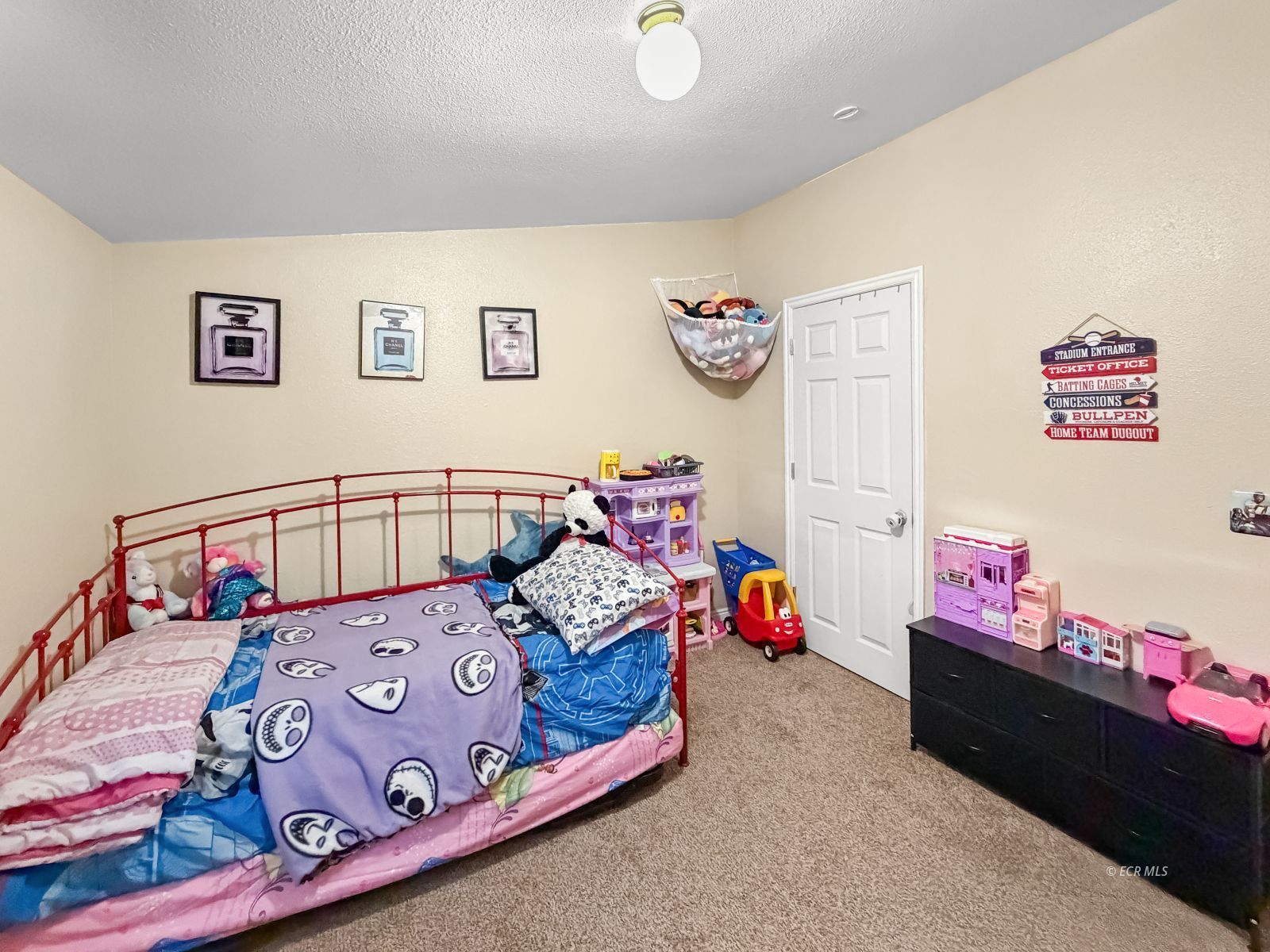 140 Sageglen Drive Property Photo 21