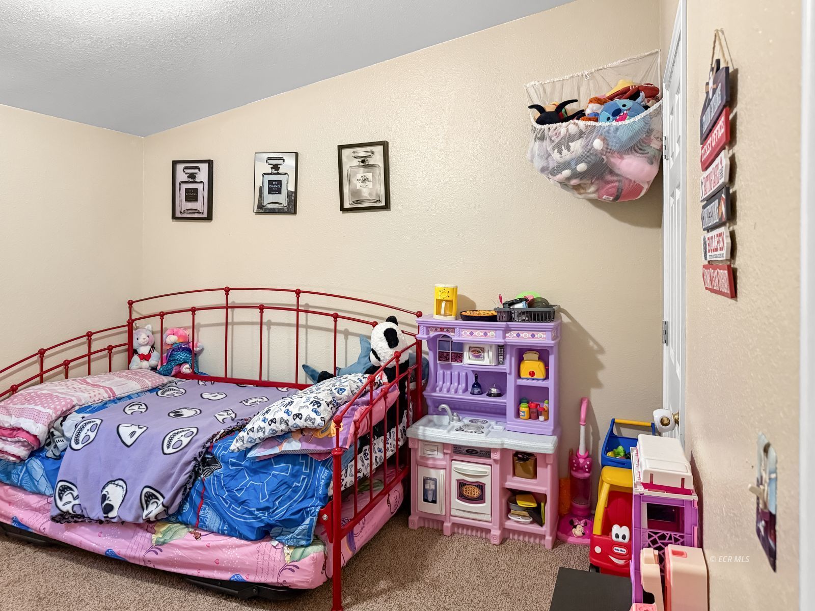 140 Sageglen Drive Property Photo 22