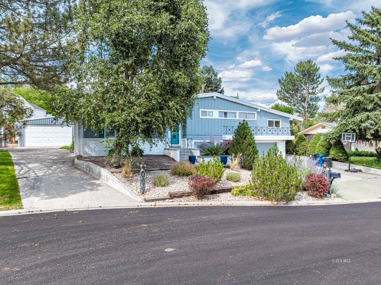 1213 Hannah Drive Property Photo 3