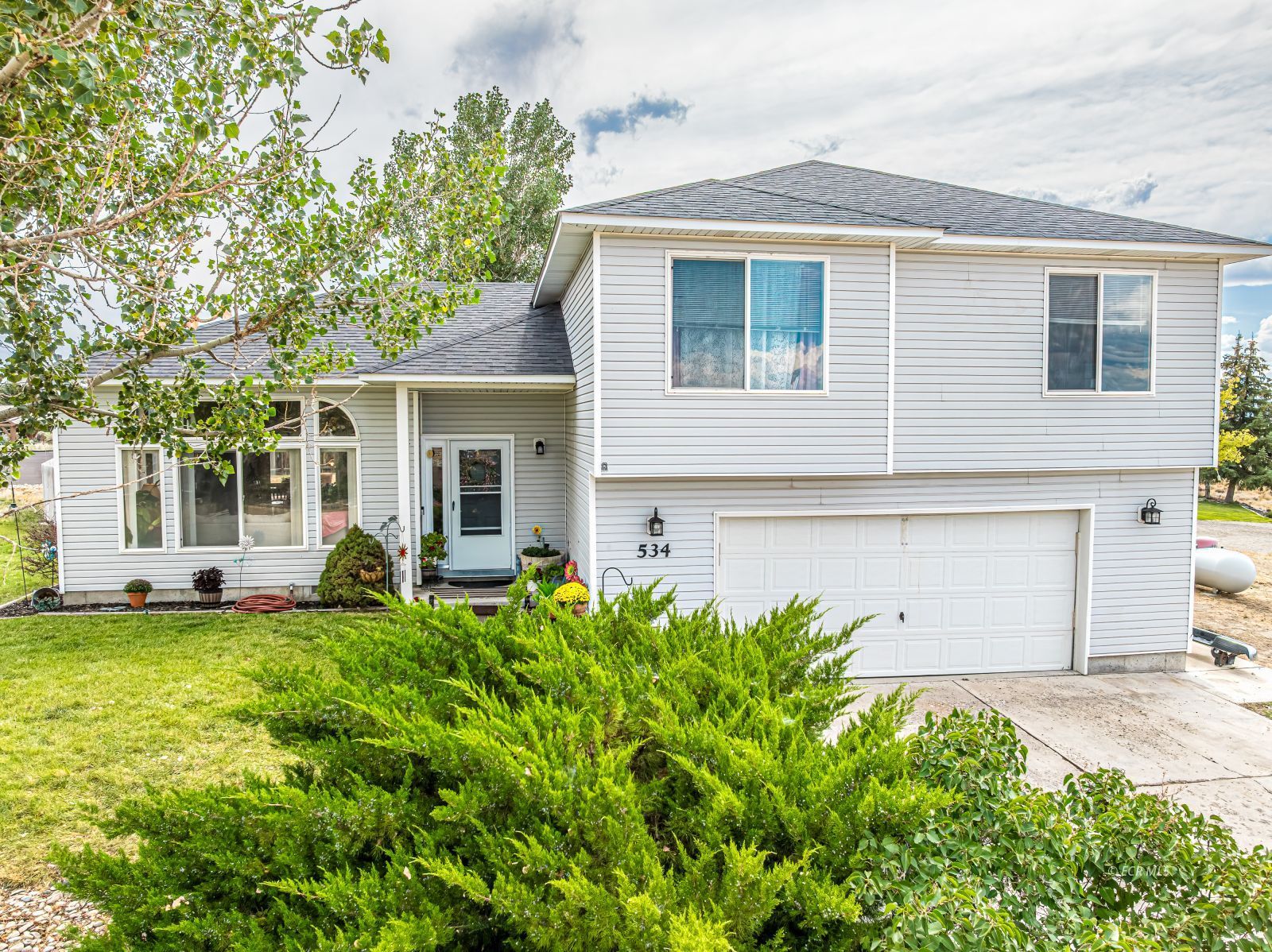 534 Spring Creek Parkway Property Photo 1