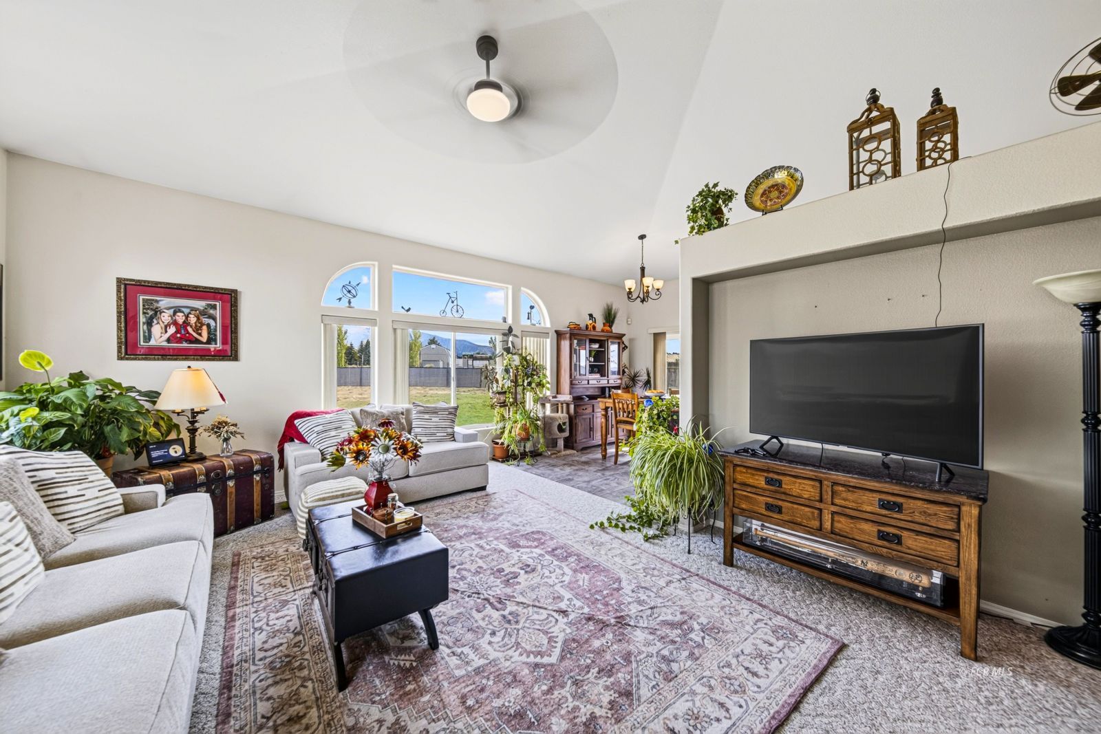 534 Spring Creek Parkway Property Photo 4