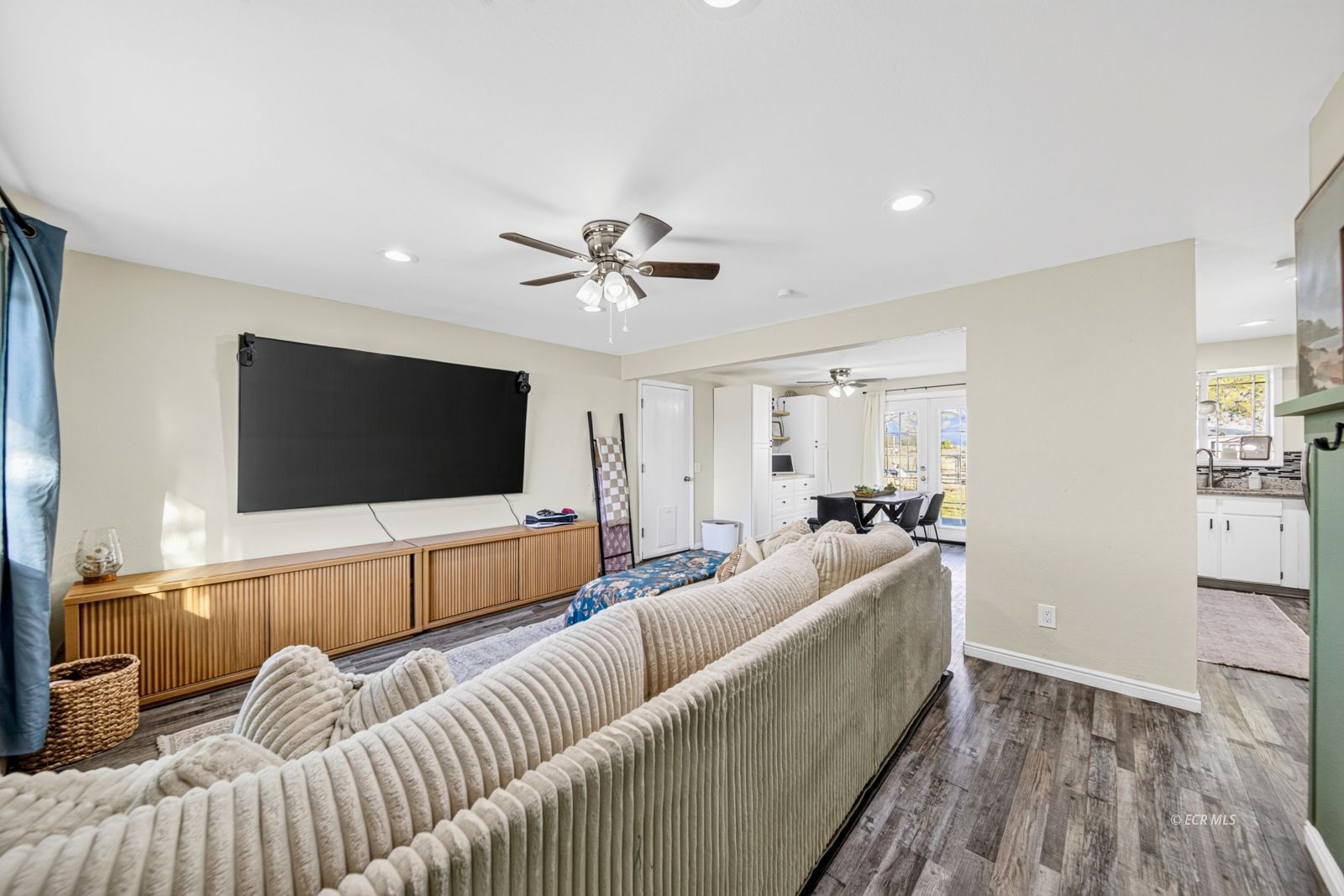 13 Lawndale Court Property Photo 2