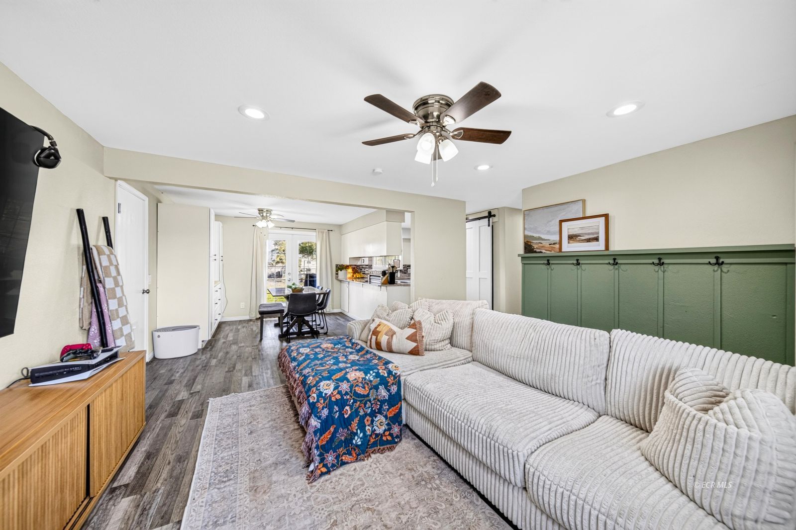 13 Lawndale Court Property Photo 3