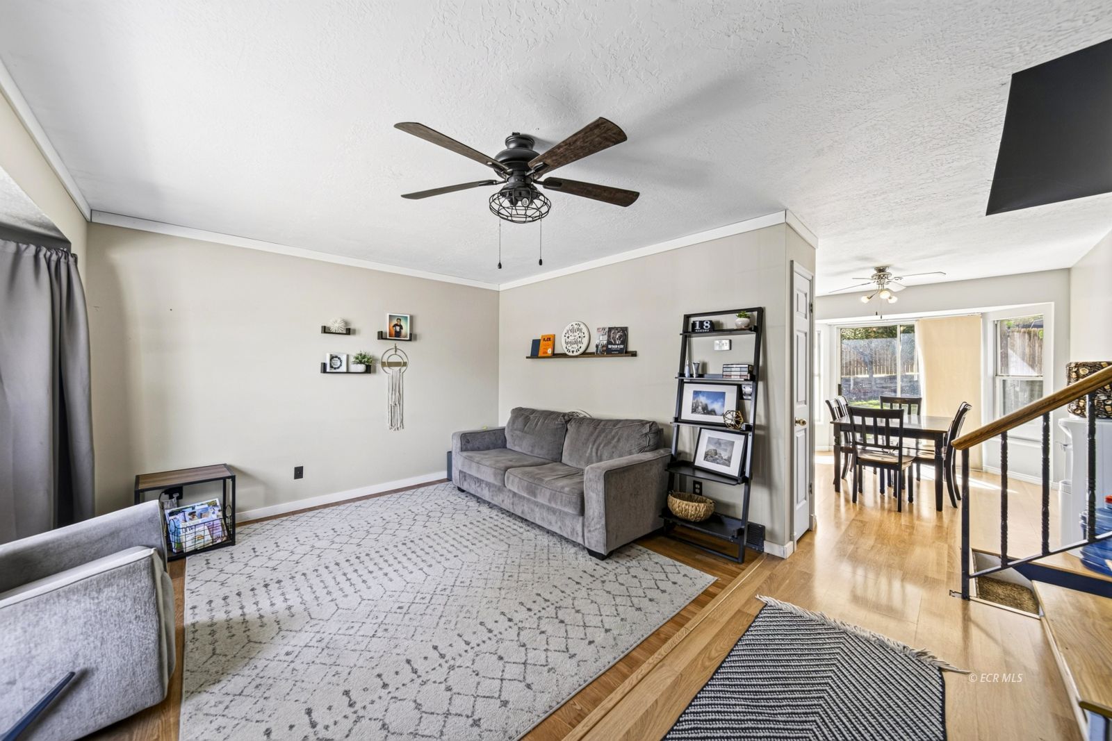 3547 Desert Plains Avenue Property Photo 4