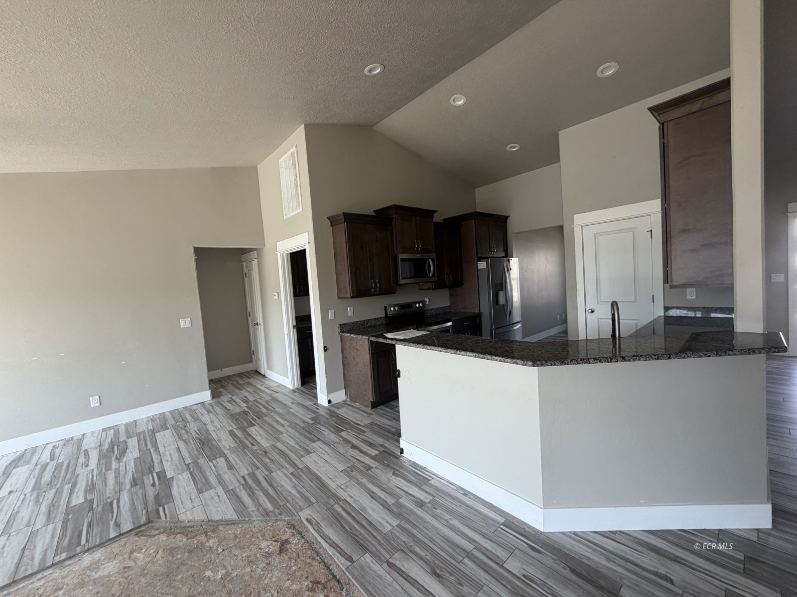 618 Tasha Way Property Photo 6