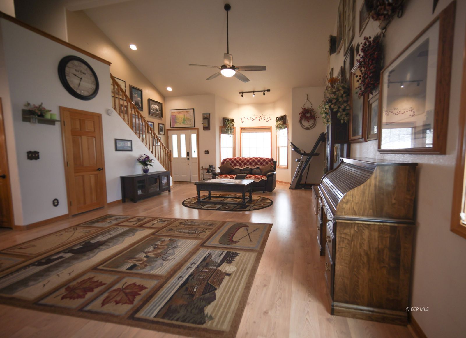 530 Shadybrook Drive Property Photo 6