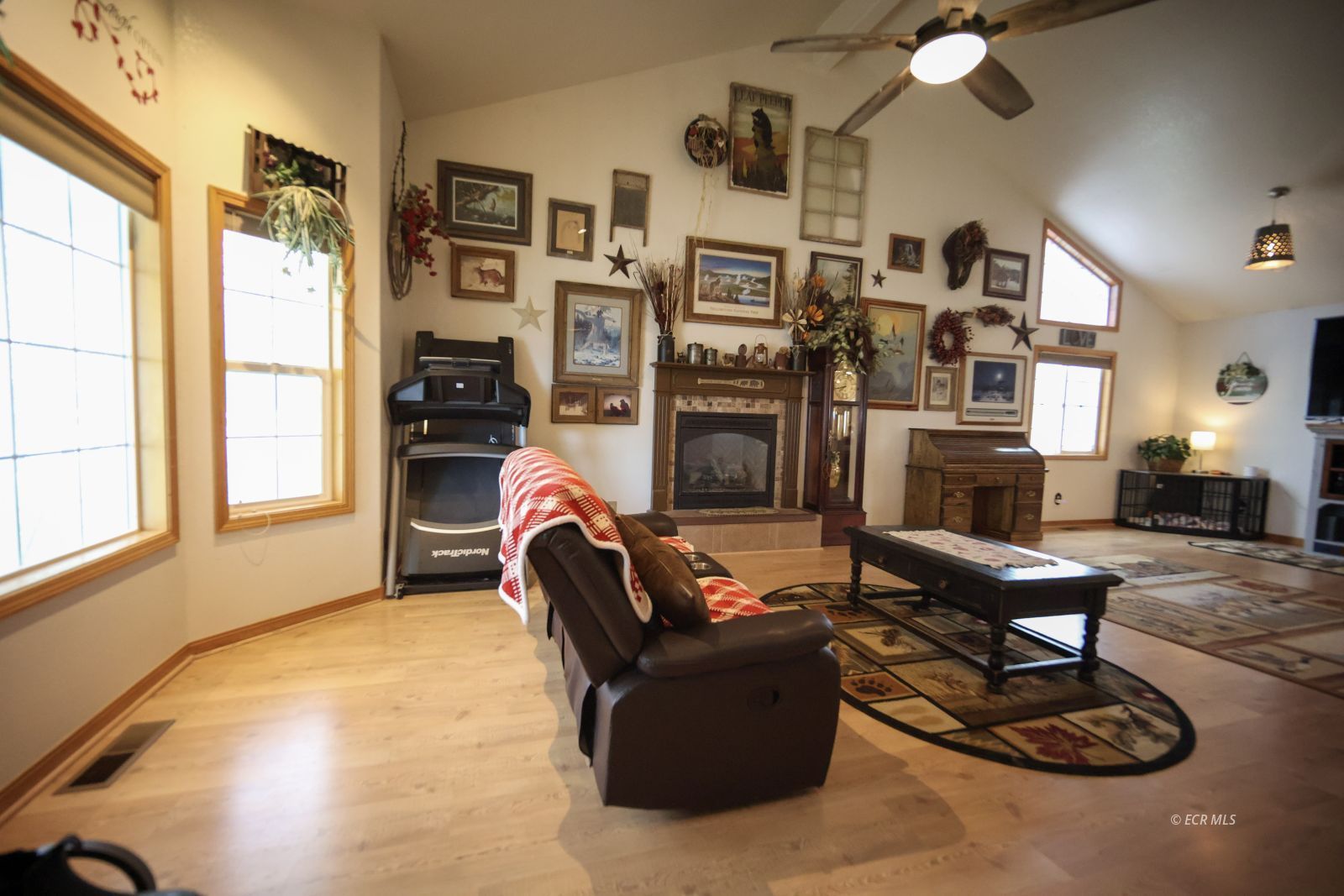 530 Shadybrook Drive Property Photo 8