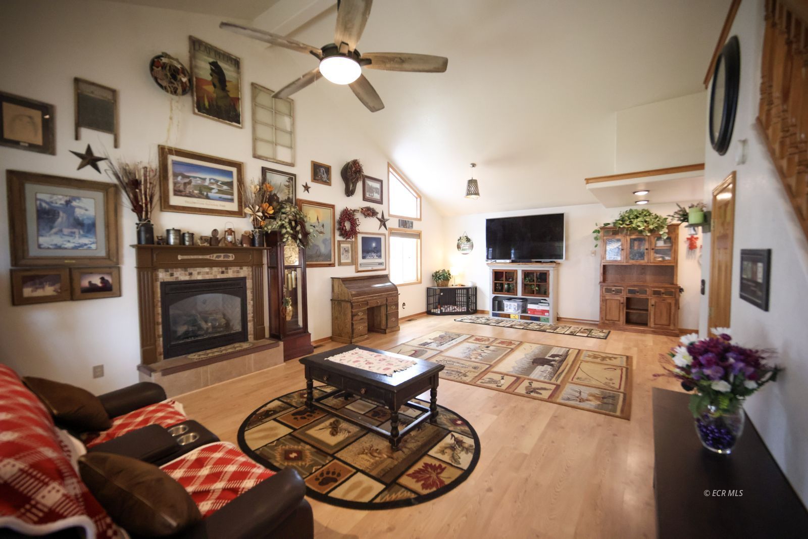 530 Shadybrook Drive Property Photo 10