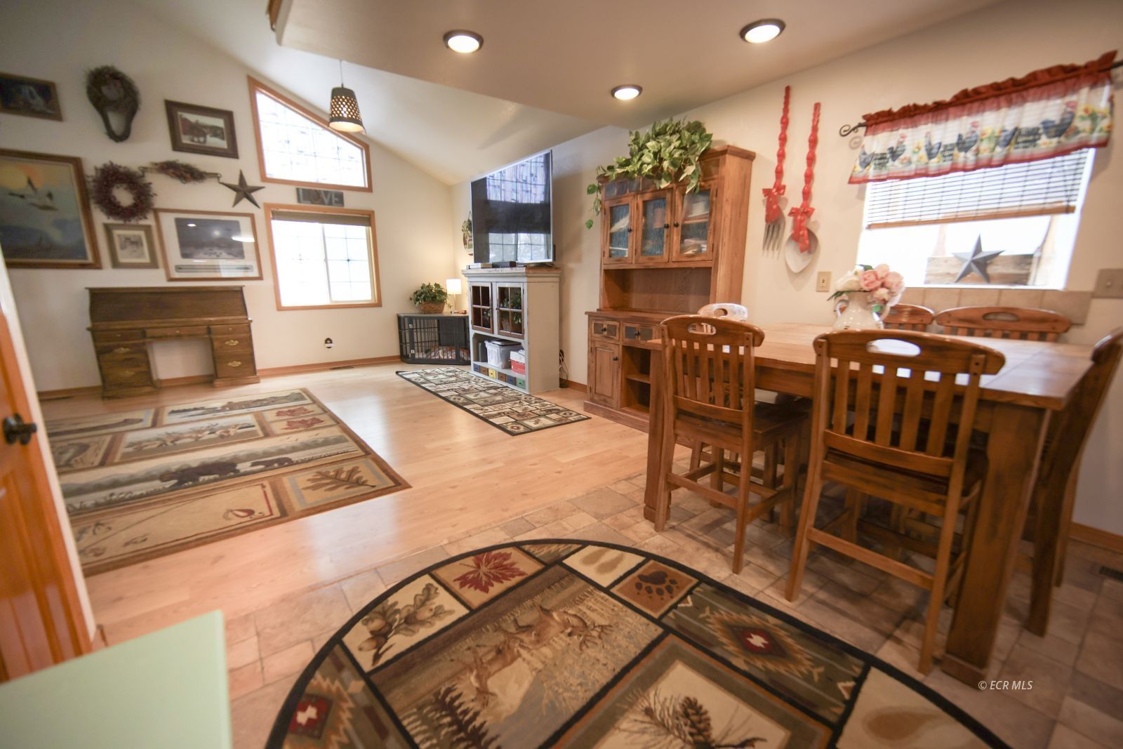 530 Shadybrook Drive Property Photo 12