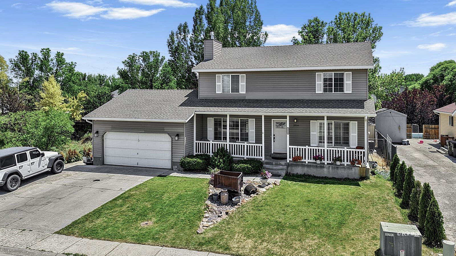 3514 Hawthorne Drive Property Photo 2
