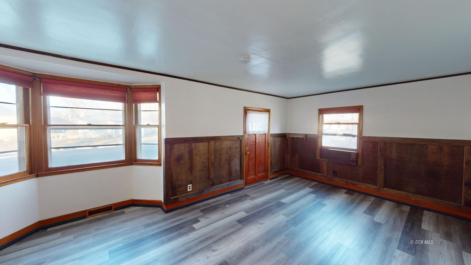 575 12th Street Property Photo 2