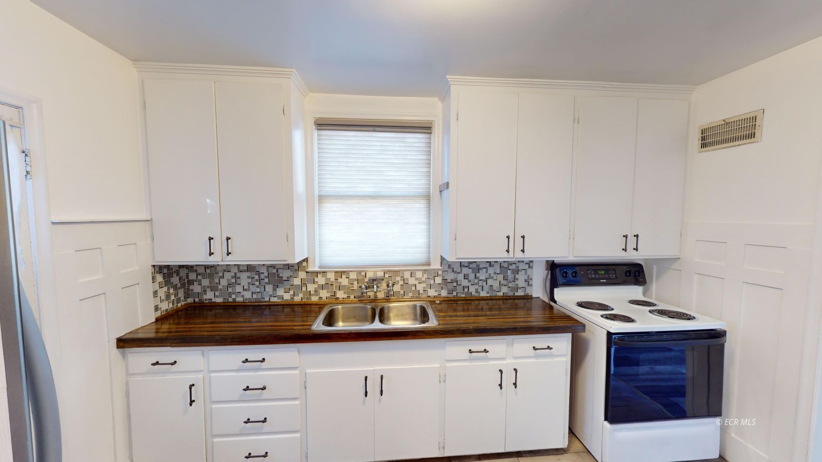 575 12th Street Property Photo 4