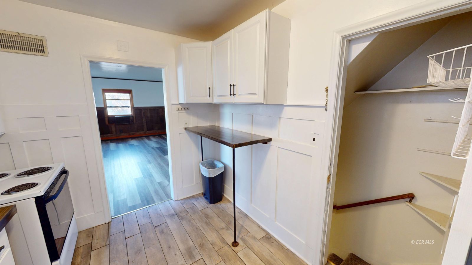 575 12th Street Property Photo 6