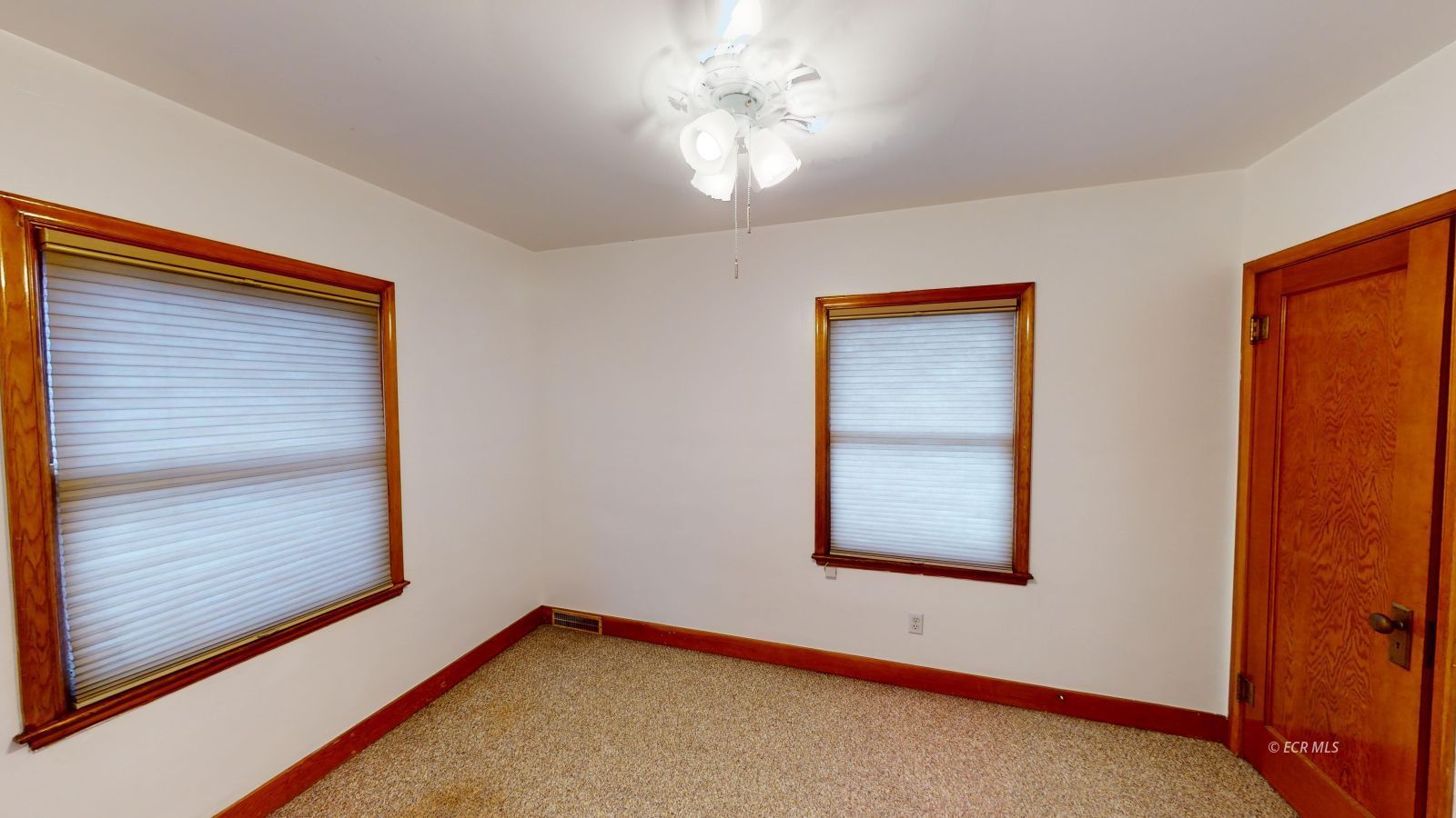 575 12th Street Property Photo 11