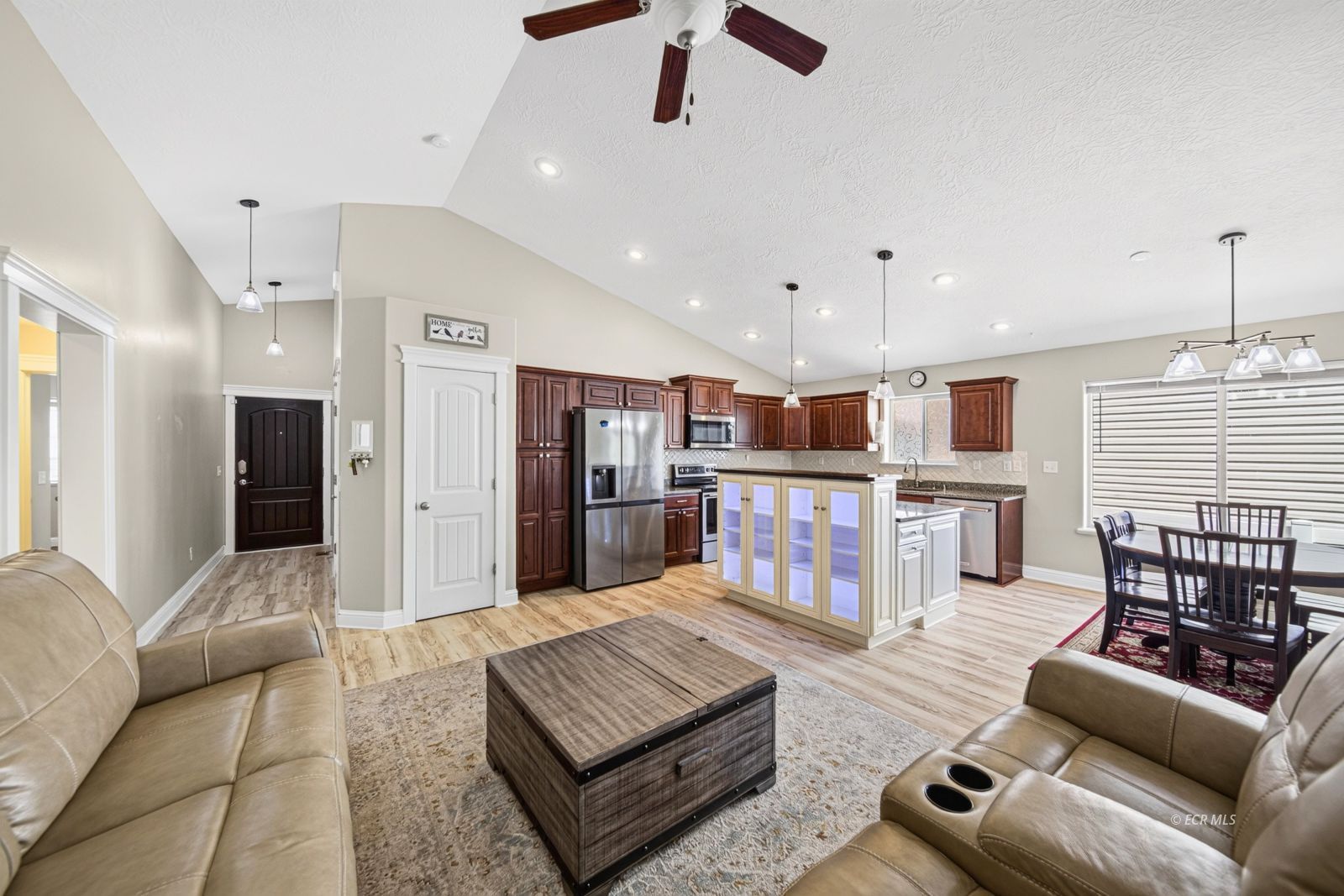 3531 Boulder Creek Property Photo 6