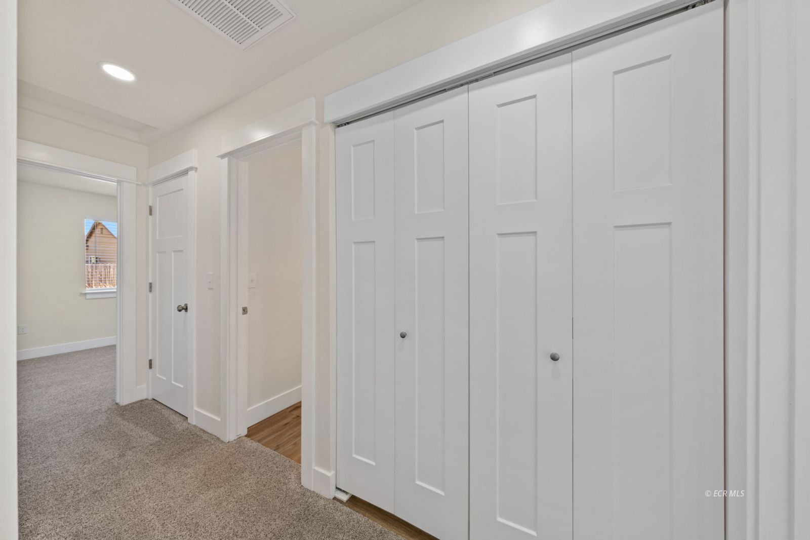 5242 Foothill Drive 9 Property Photo 21