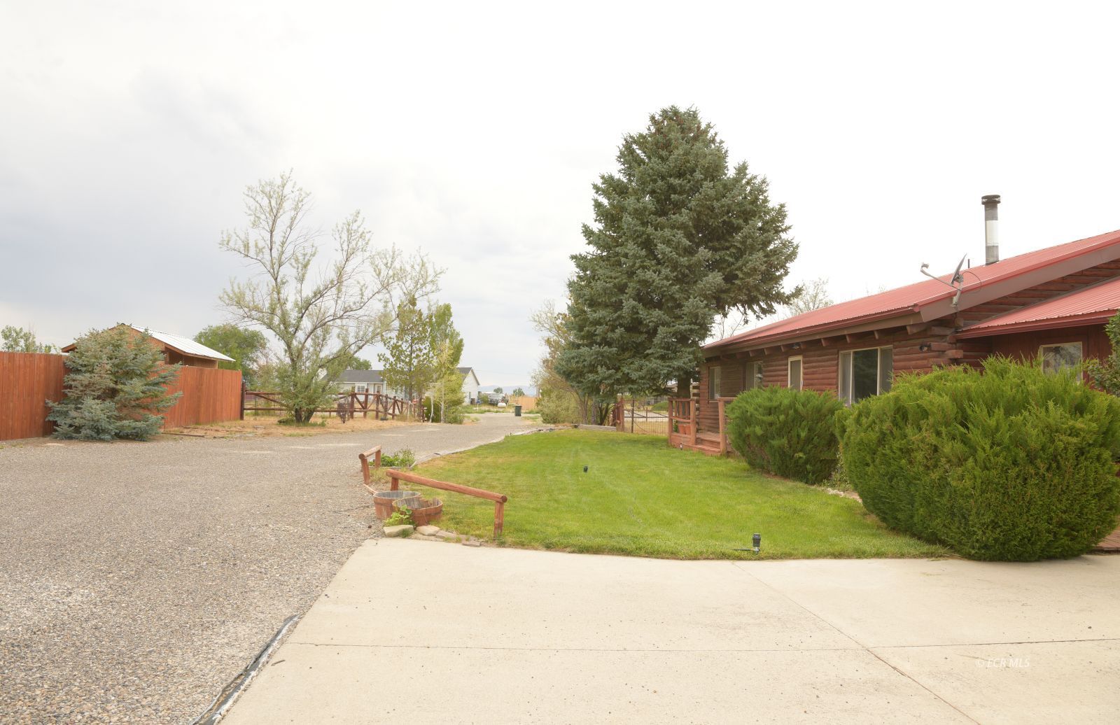 458 Lawndale Drive Property Photo 2