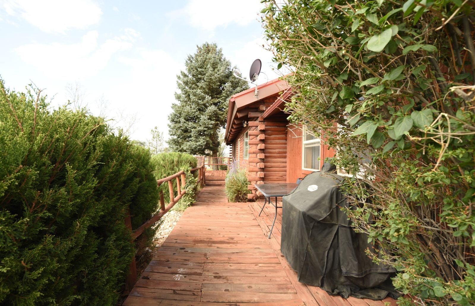 458 Lawndale Drive Property Photo 3