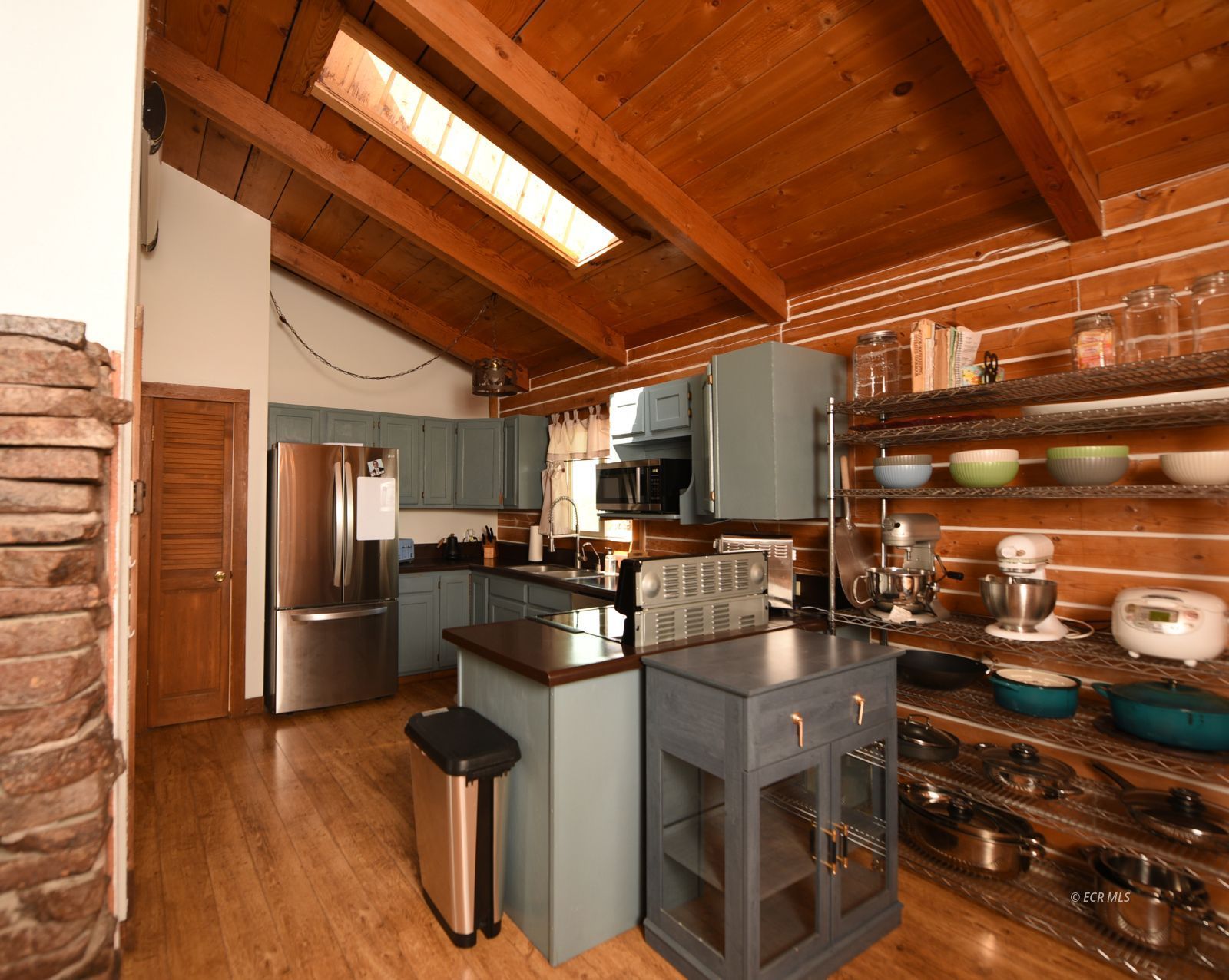 458 Lawndale Drive Property Photo 13