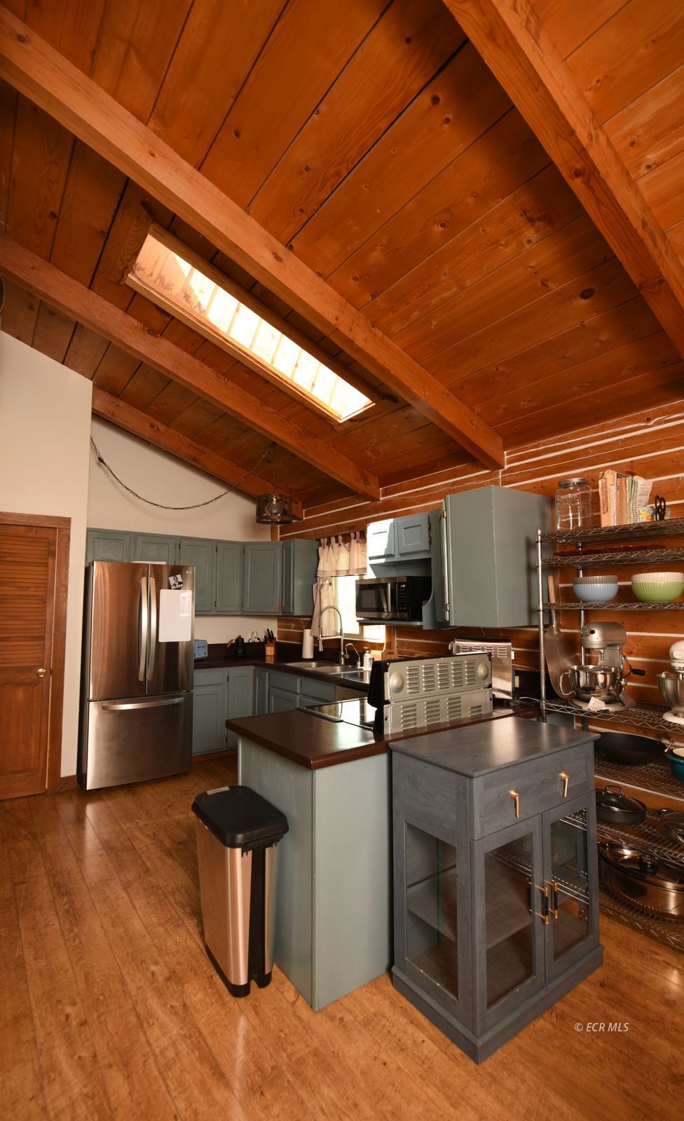 458 Lawndale Drive Property Photo 14
