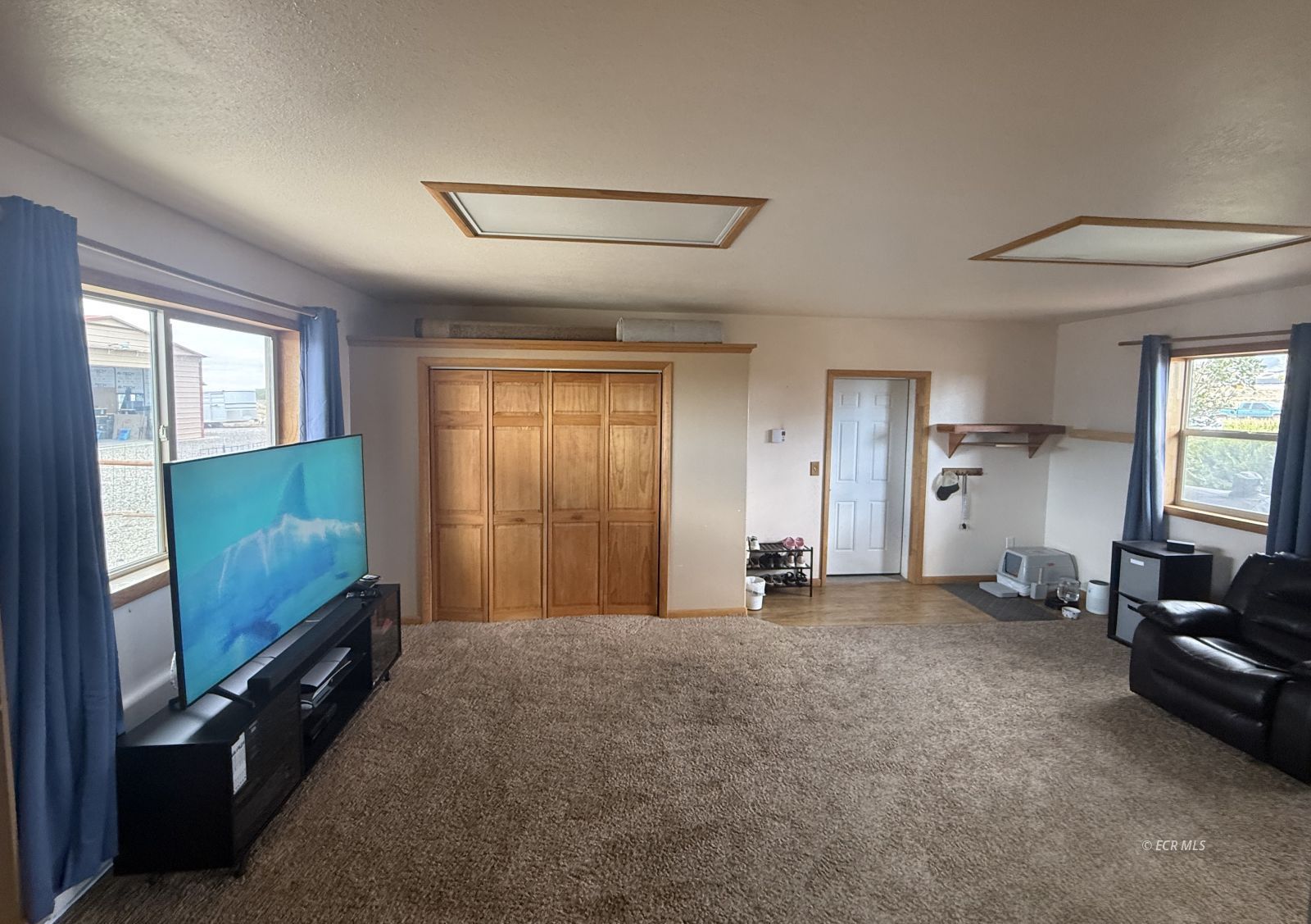 458 Lawndale Drive Property Photo 16