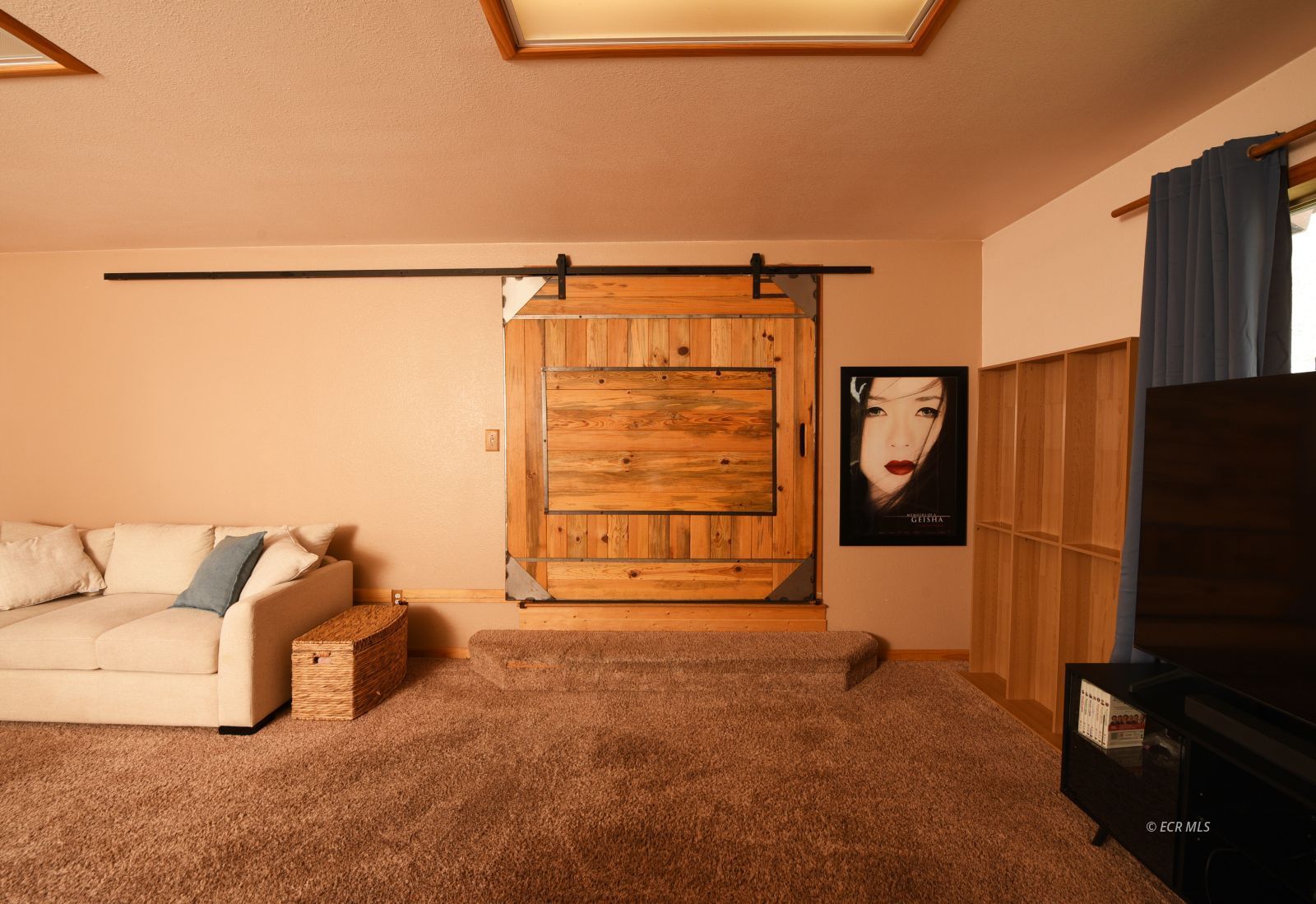 458 Lawndale Drive Property Photo 17