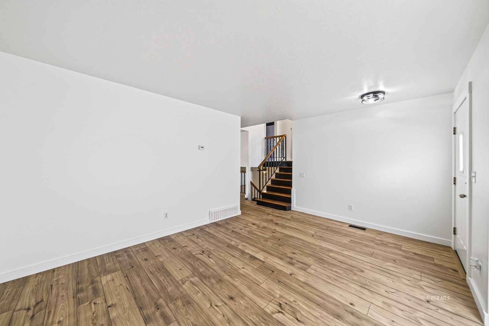 2210 Clearwater Court Property Photo 7