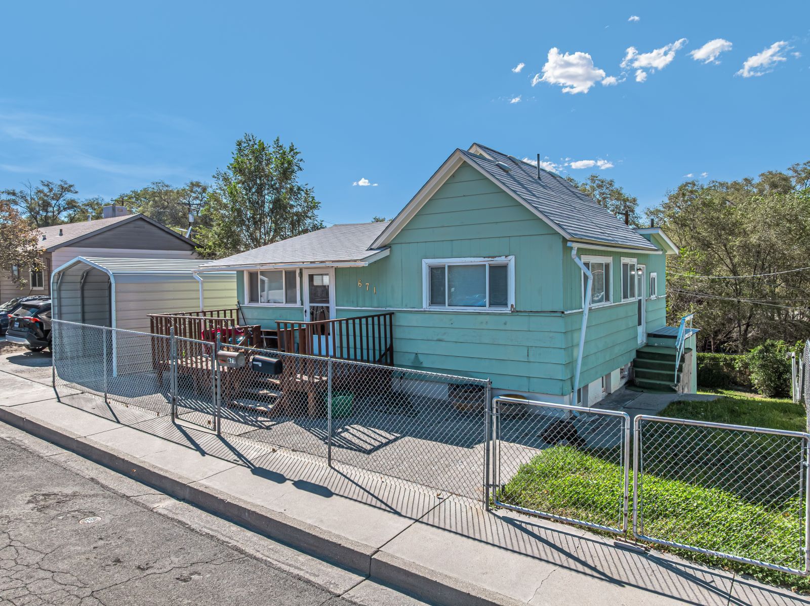 671 Ouderkirk Avenue Property Photo 2