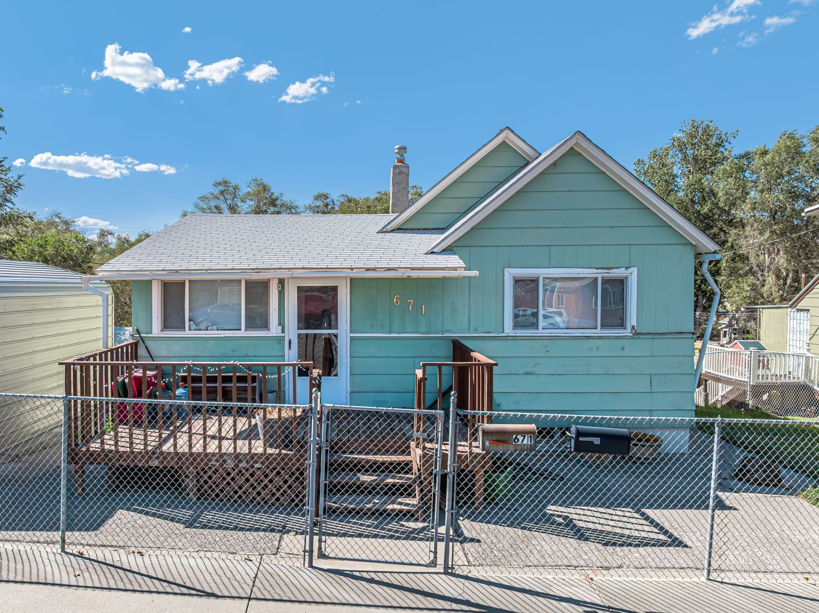 671 Ouderkirk Avenue Property Photo 8