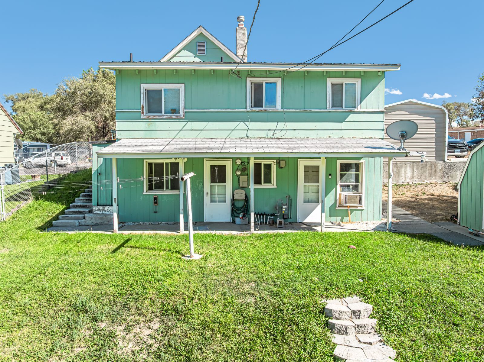 671 Ouderkirk Avenue Property Photo 9