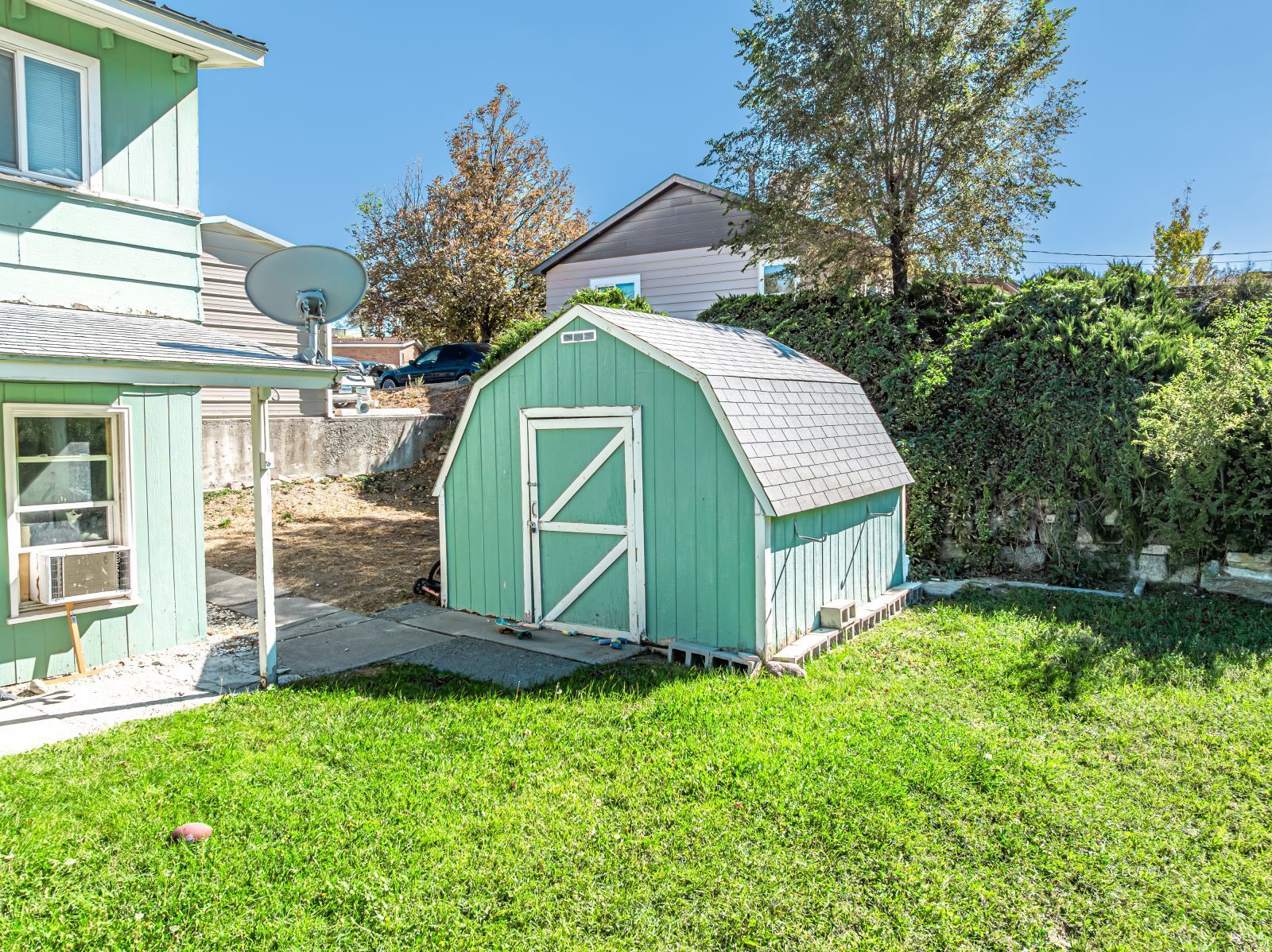 671 Ouderkirk Avenue Property Photo 10