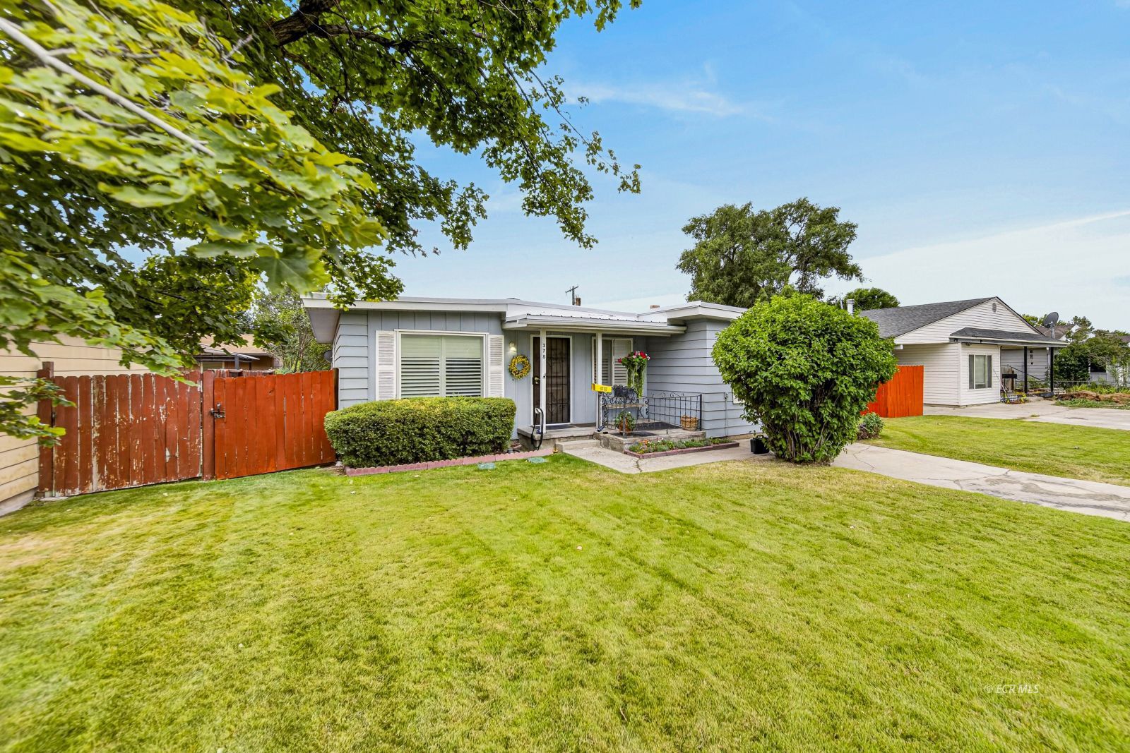 378 Willow Street Property Photo 3
