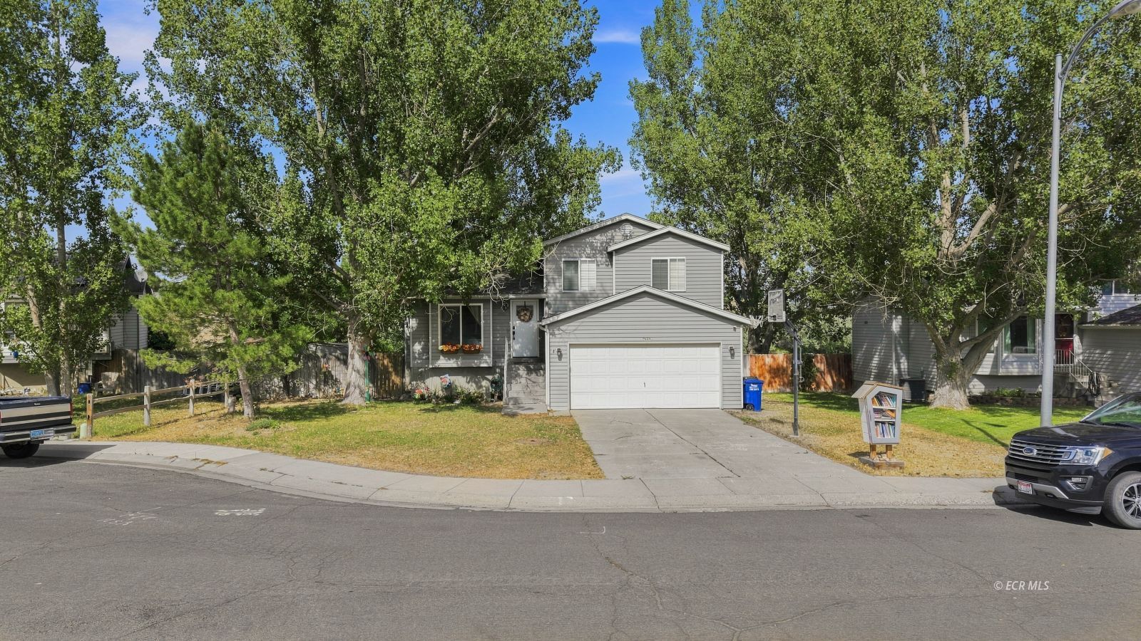 2424 Rodeo Court Property Photo 1