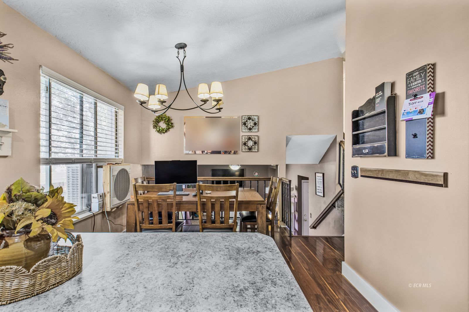 2424 Rodeo Court Property Photo 11