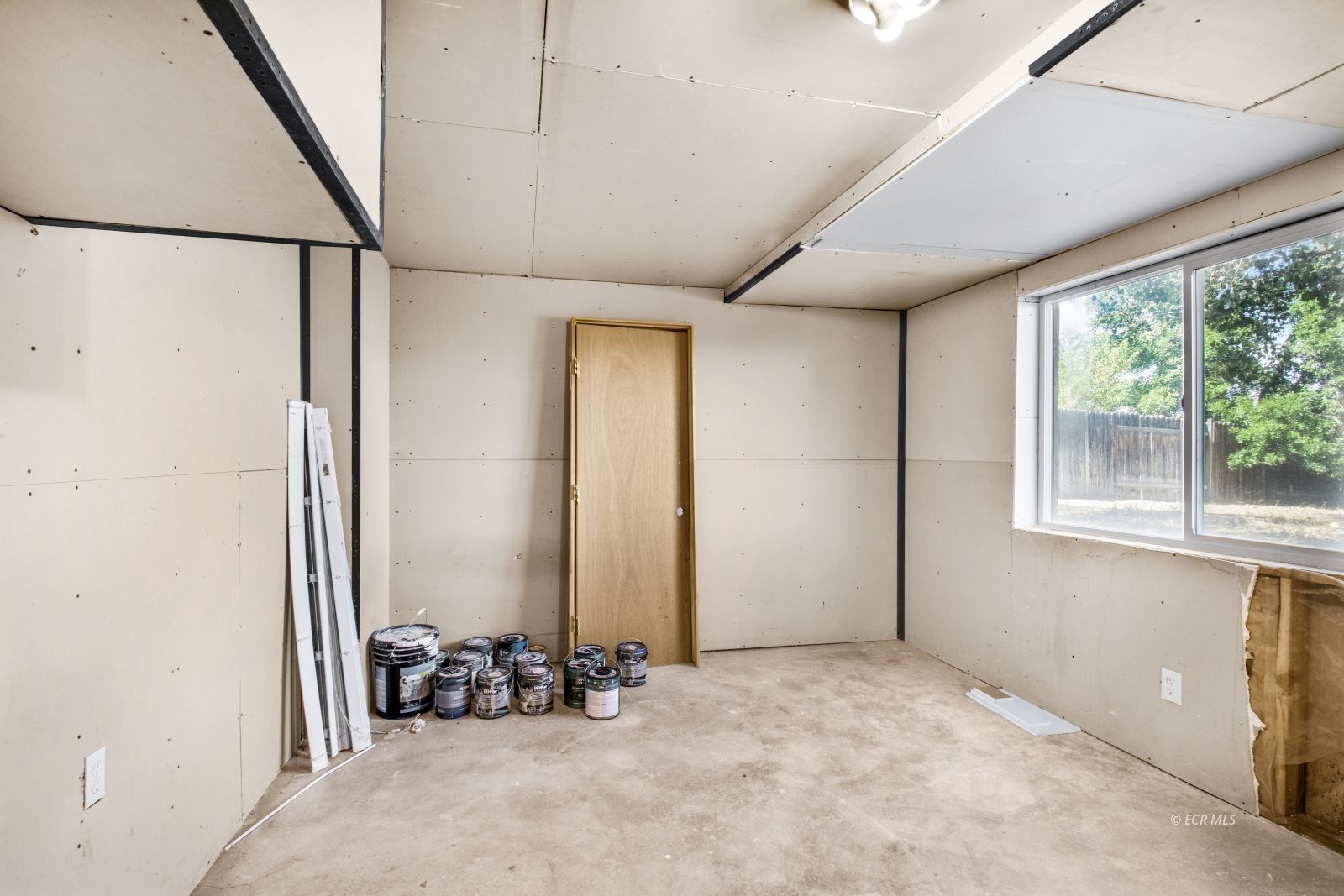2424 Rodeo Court Property Photo 28
