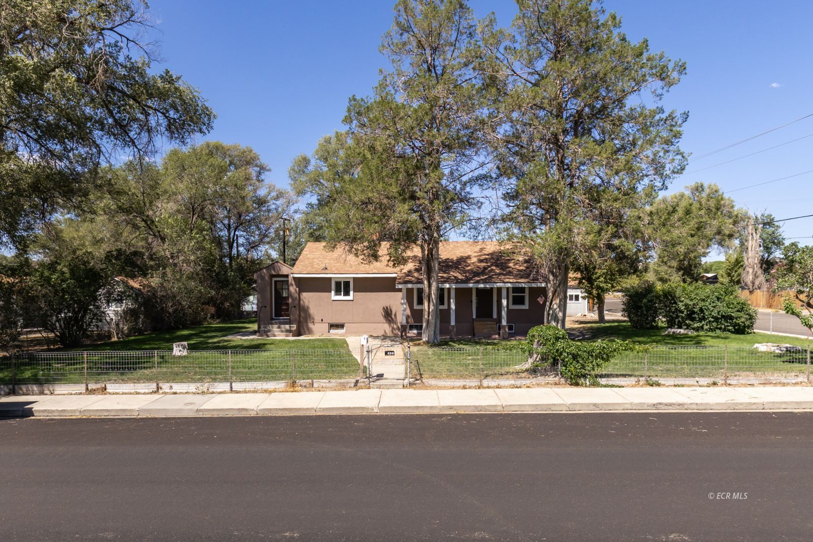 699 Elm Street Property Photo 1
