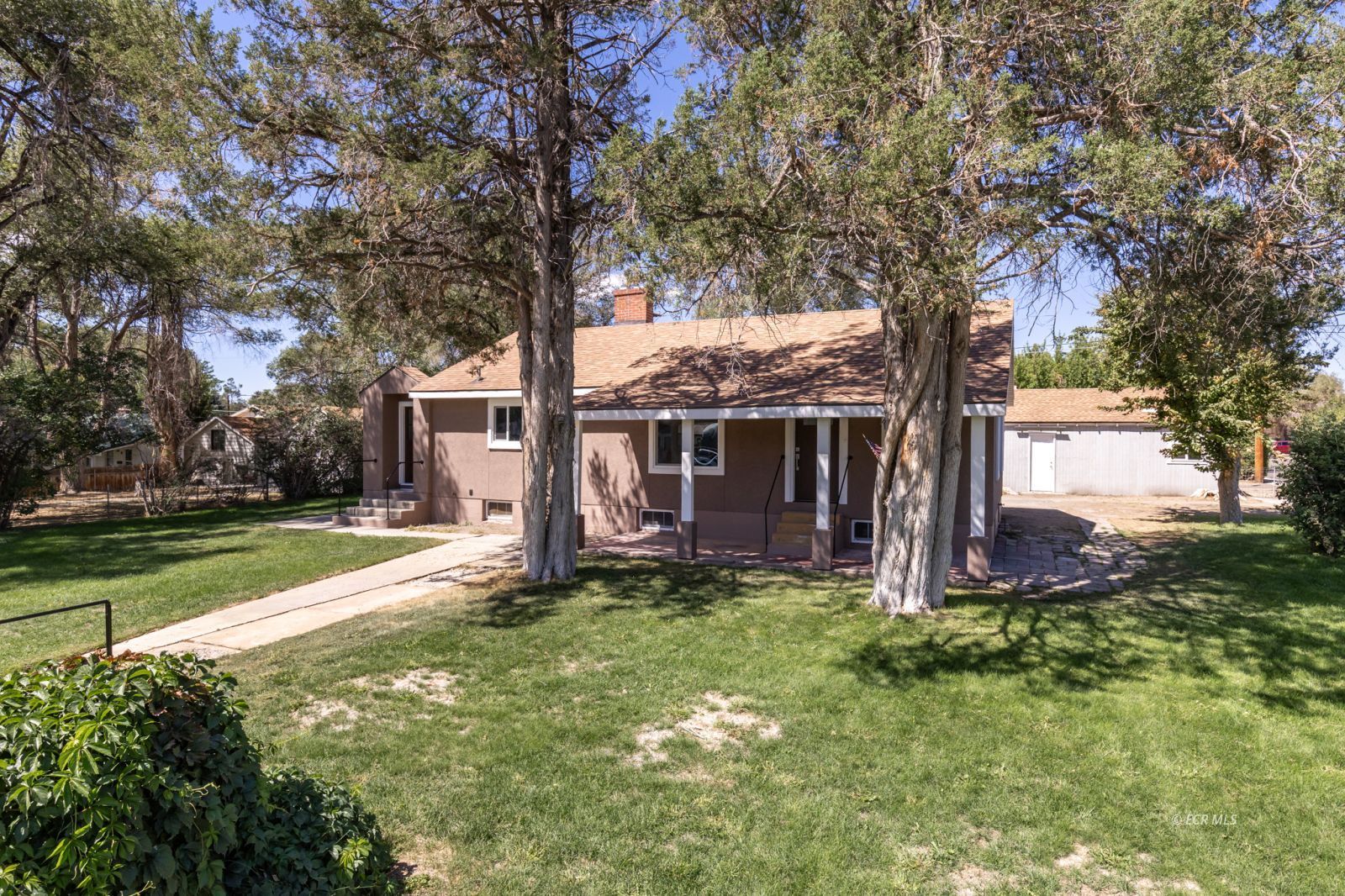699 Elm Street Property Photo 3