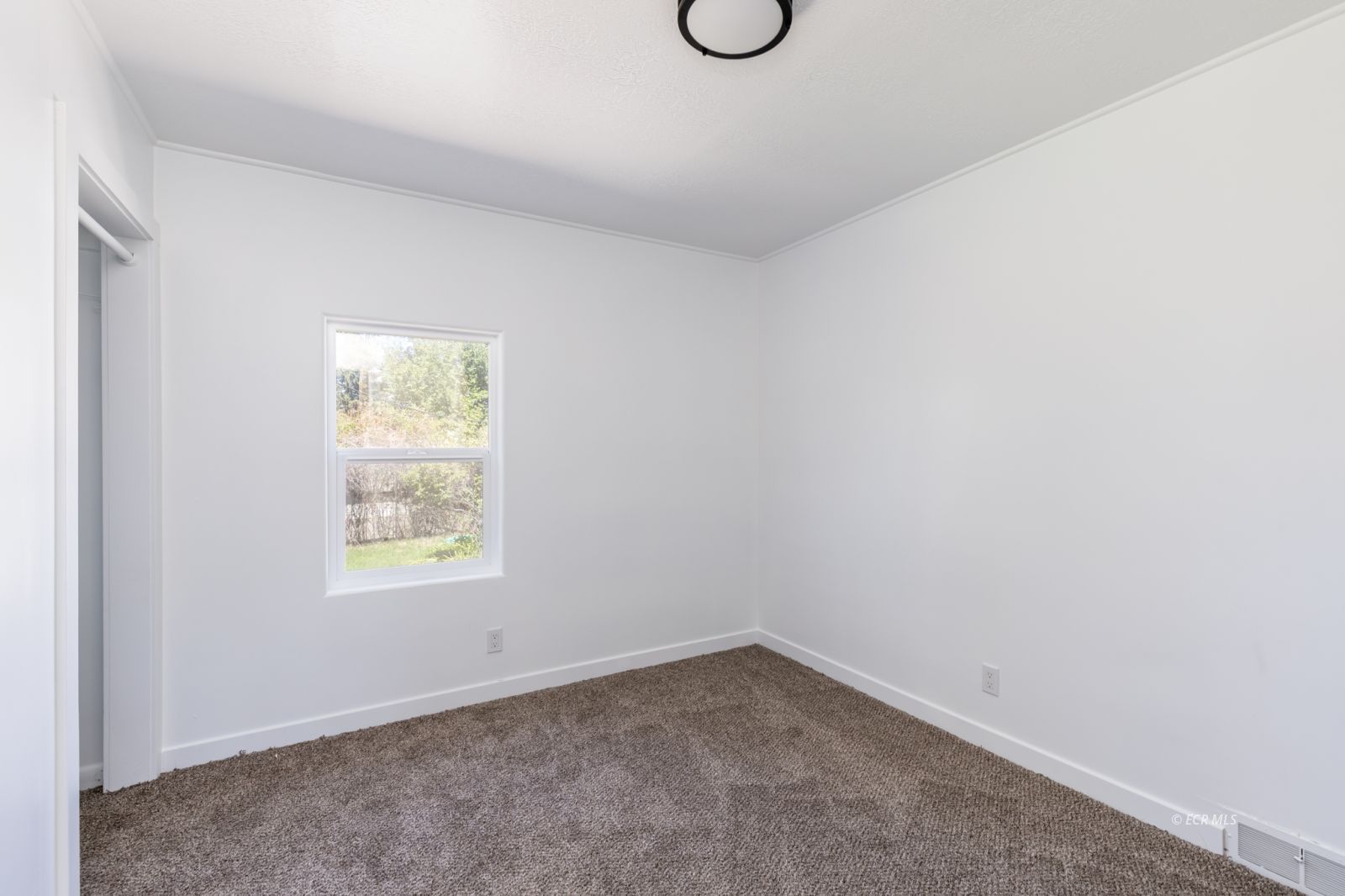 699 Elm Street Property Photo 20