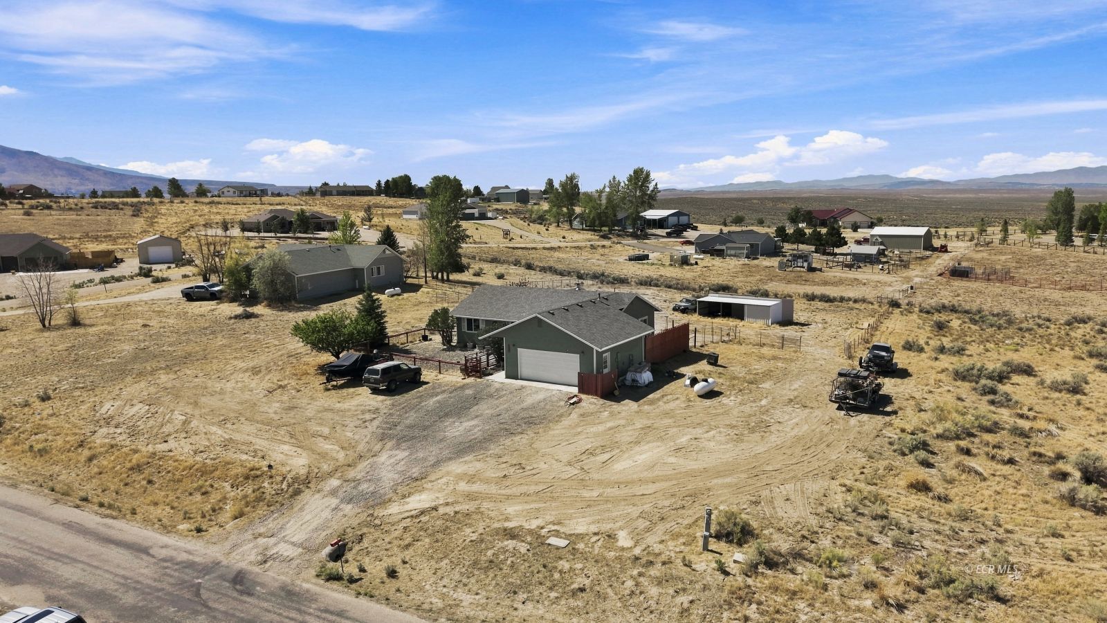941 Oakmont Drive Property Photo 1